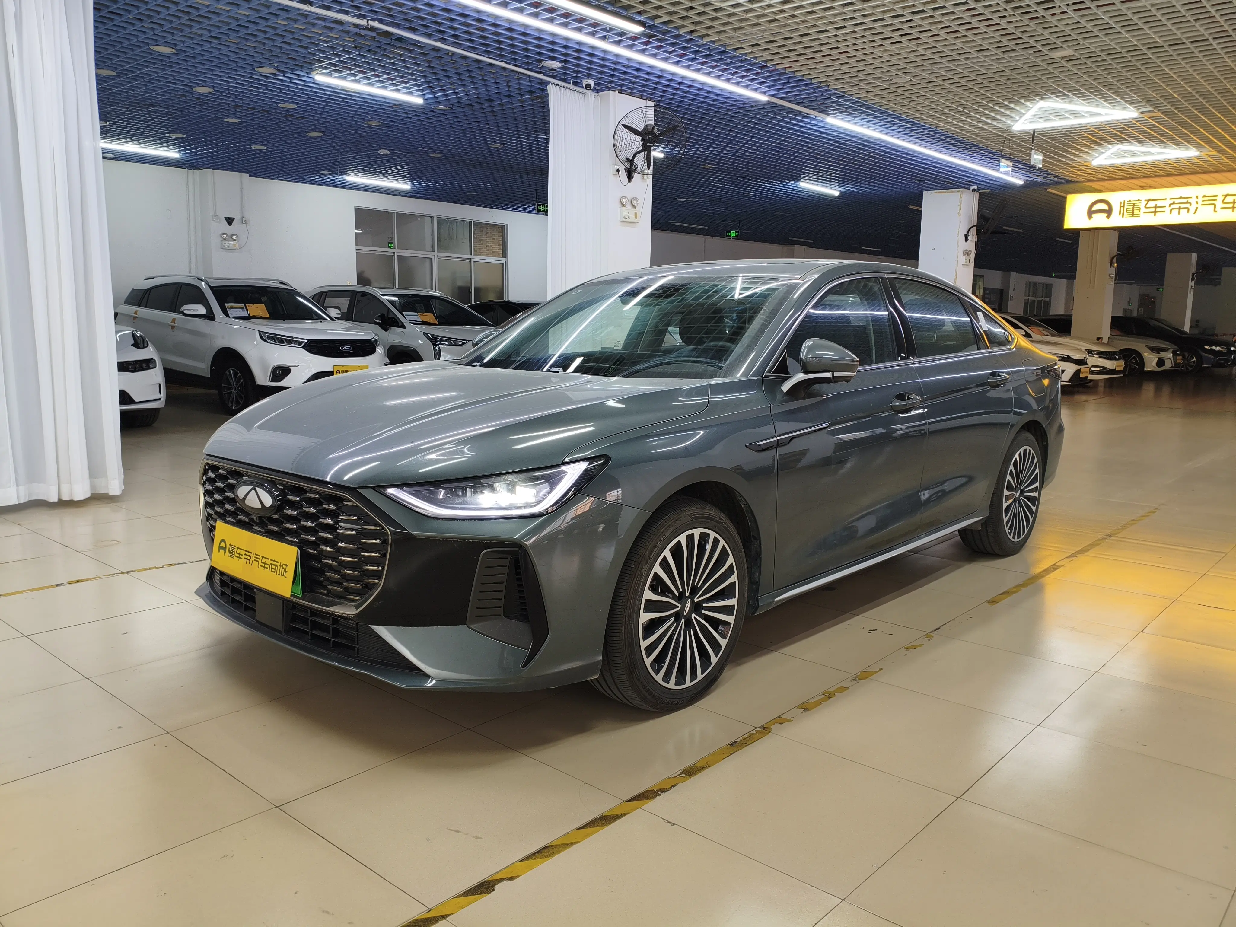 Chery Fengyun A8L  из Китая