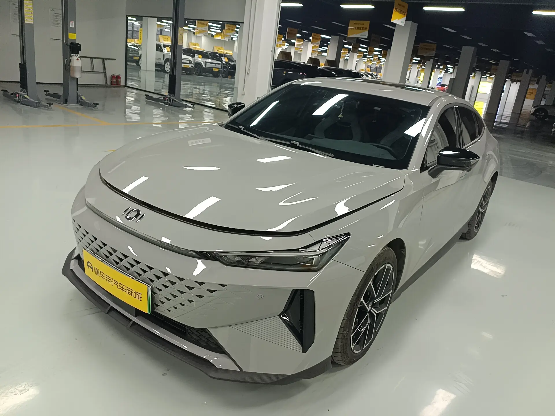 Changan Qiyuan A06 Classic  из Китая