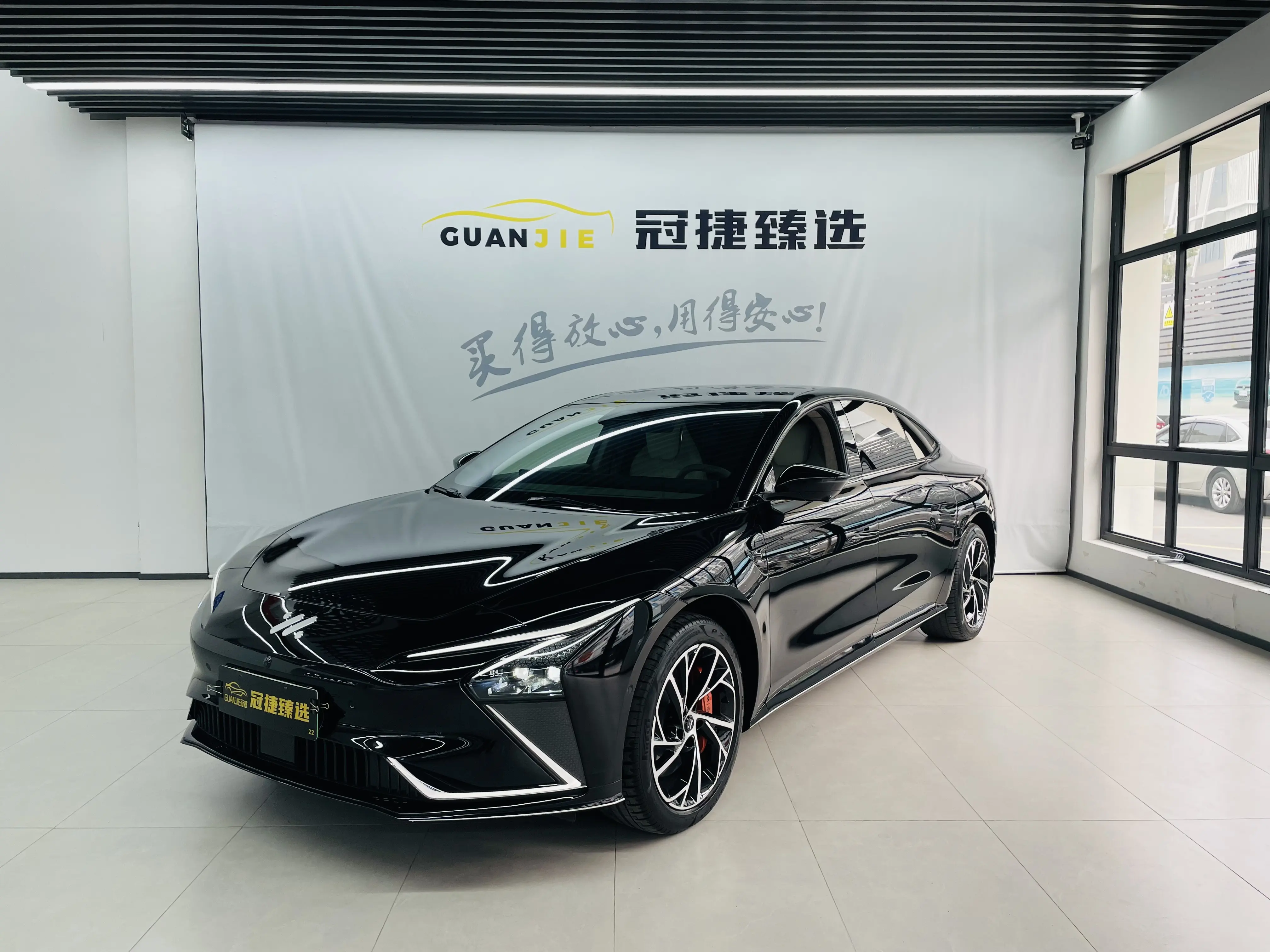 Zhiji L7  из Китая