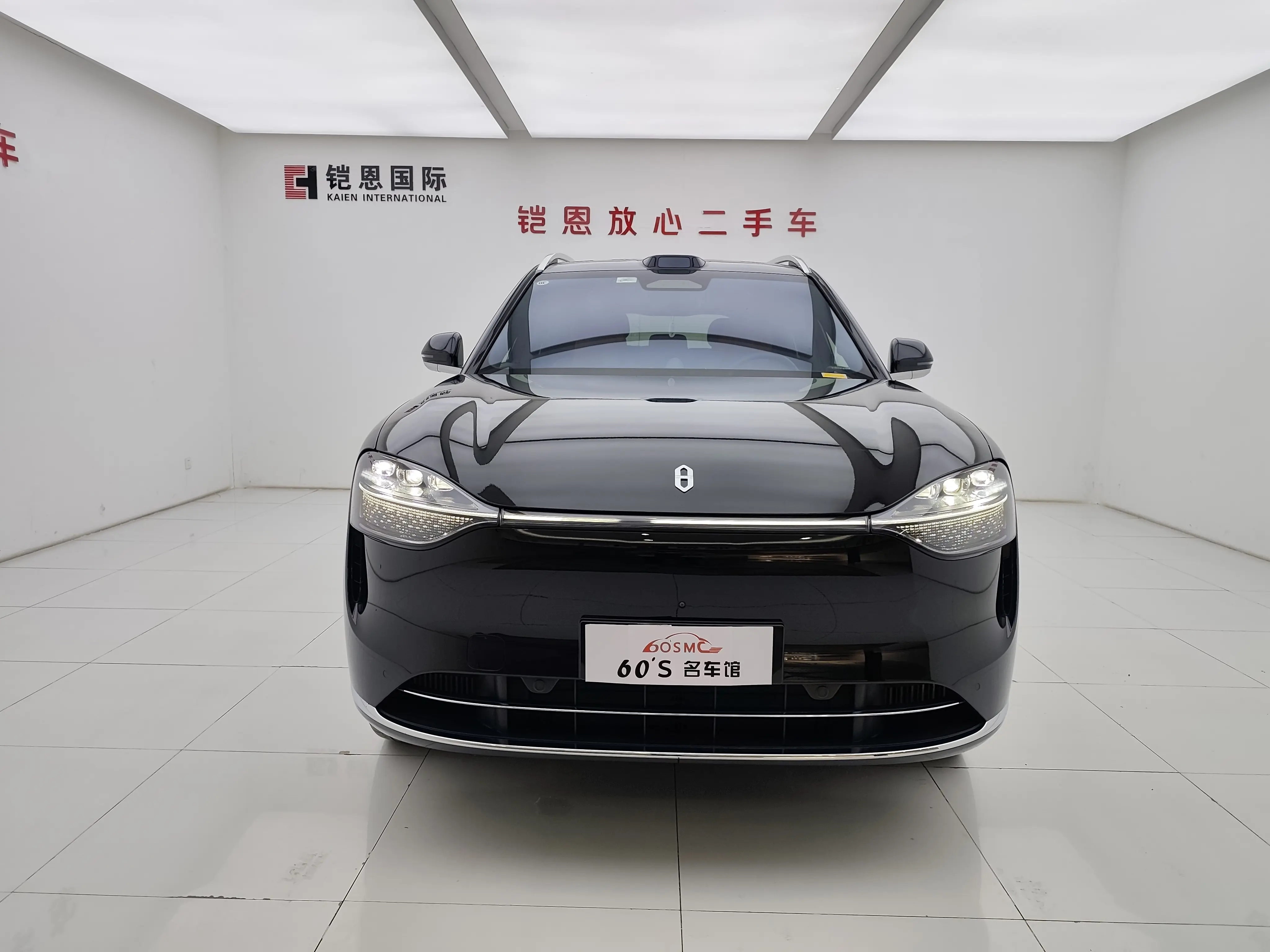 AITO M9 (Wenjie M9)  из Китая