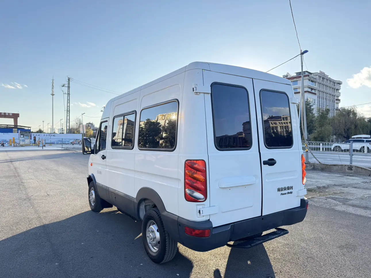 Iveco Bodhi  из Китая
