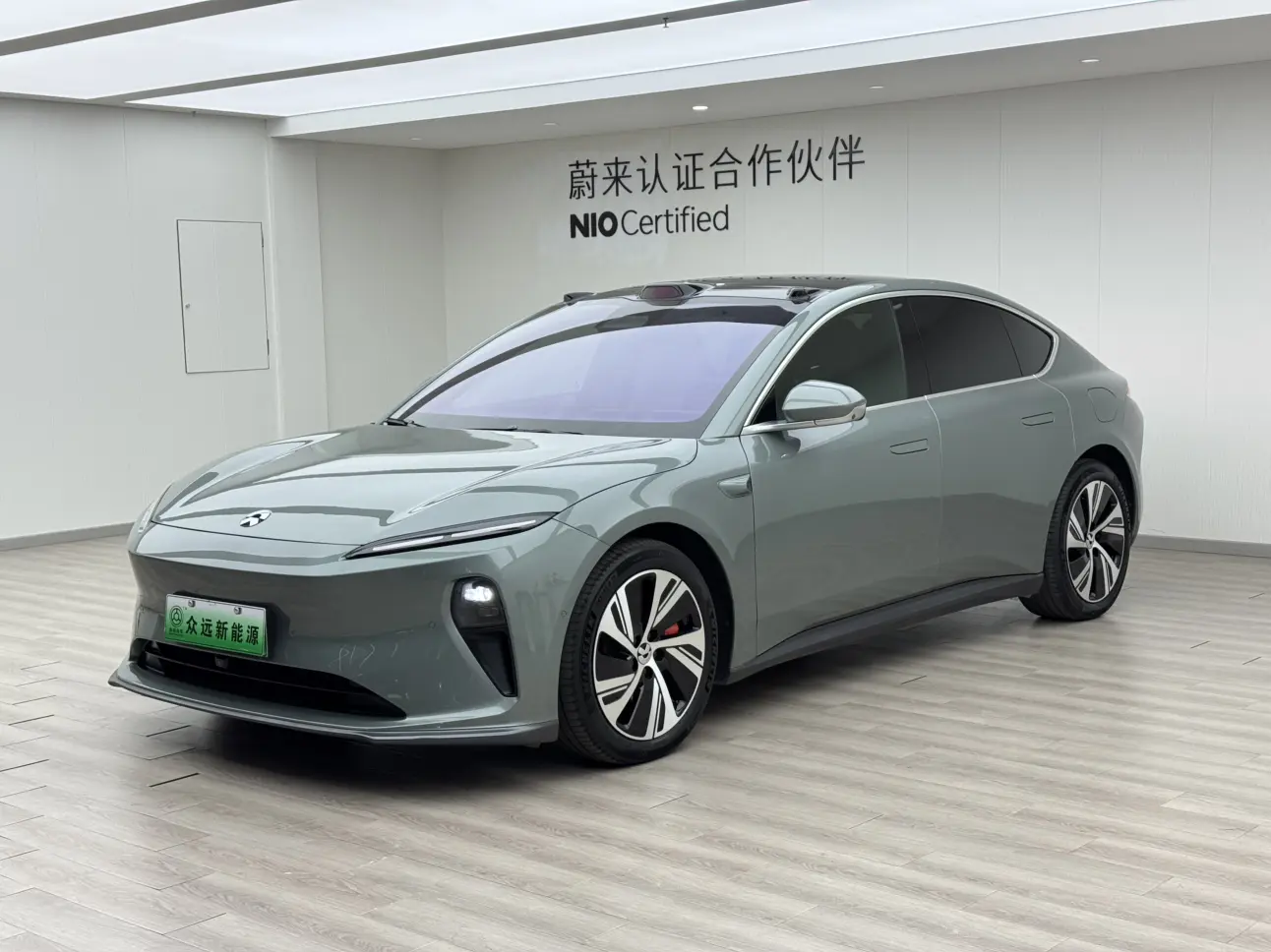 NIO ET5  из Китая