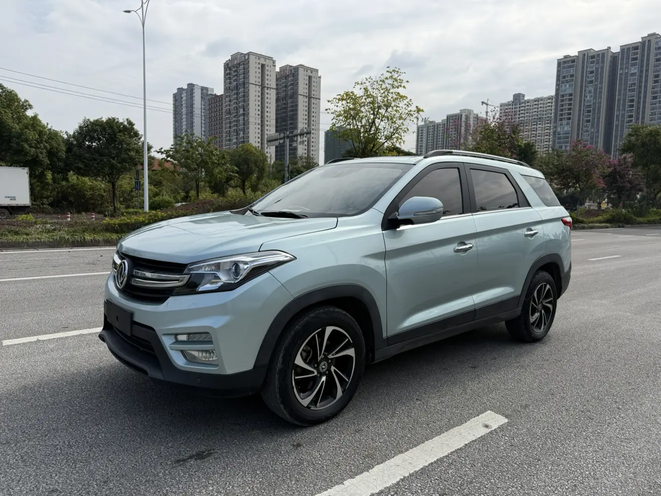 Dongfeng Scenery S560  из Китая