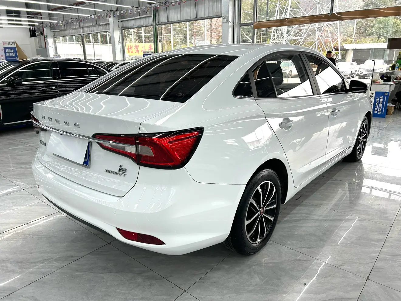 Roewe i5  из Китая