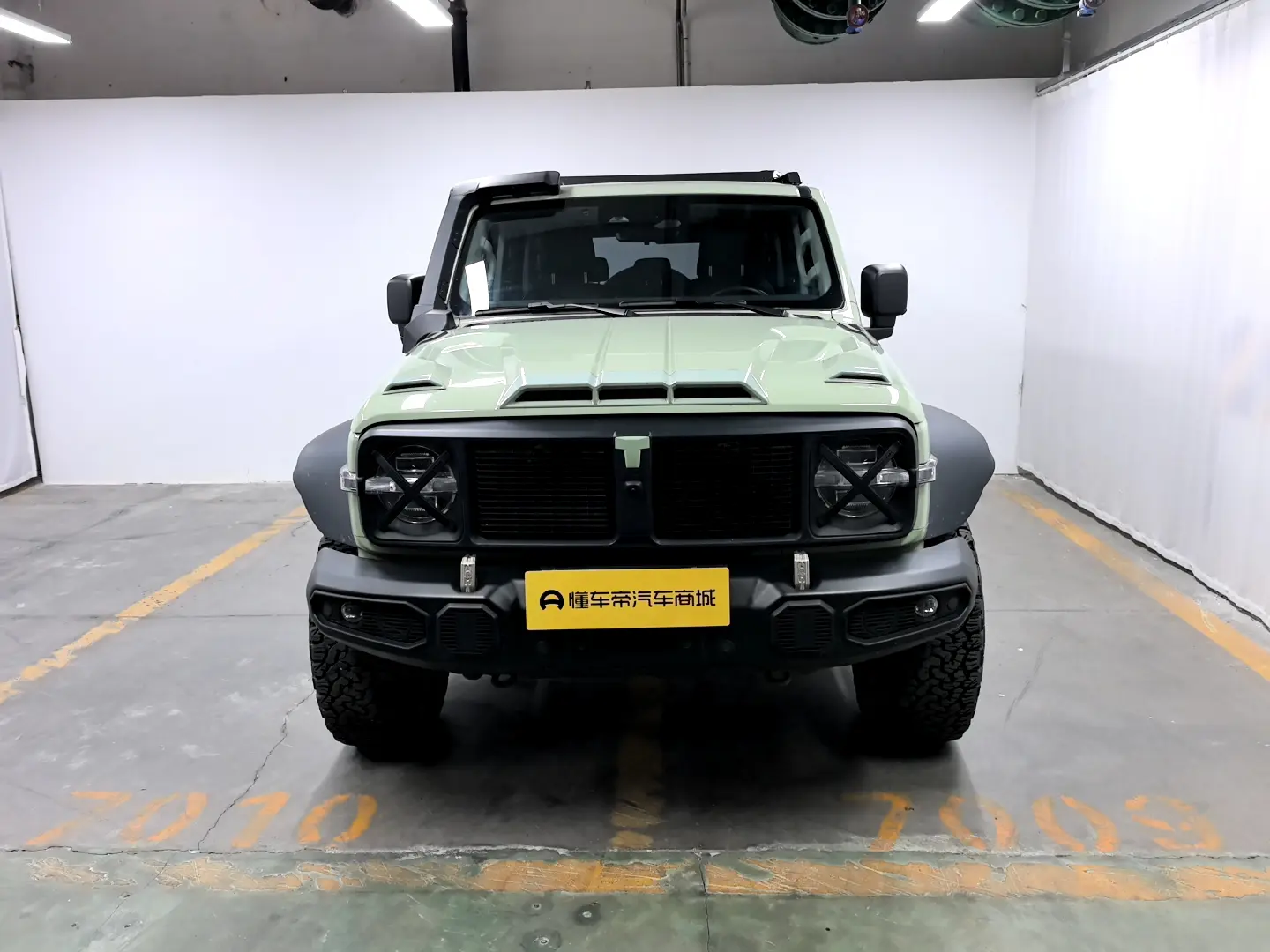 Tank 300  из Китая