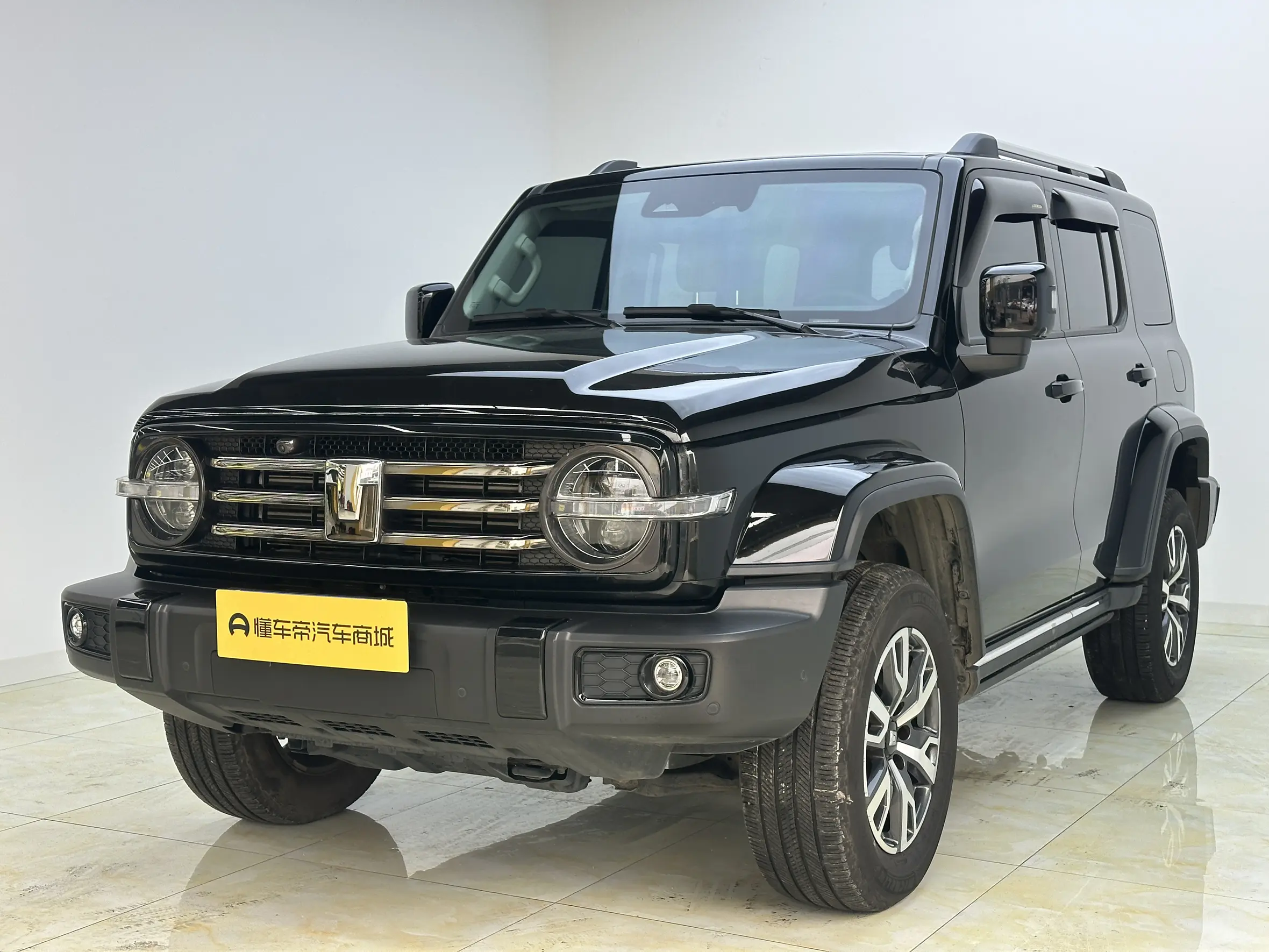 Tank 300  из Китая