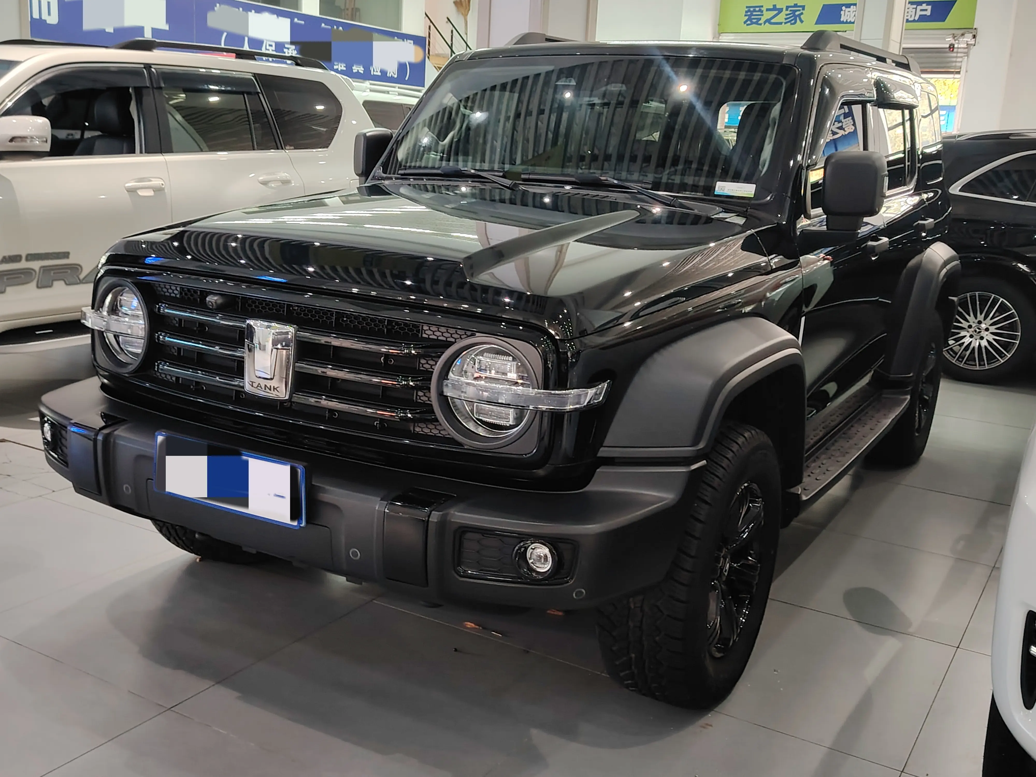 Tank 300  из Китая