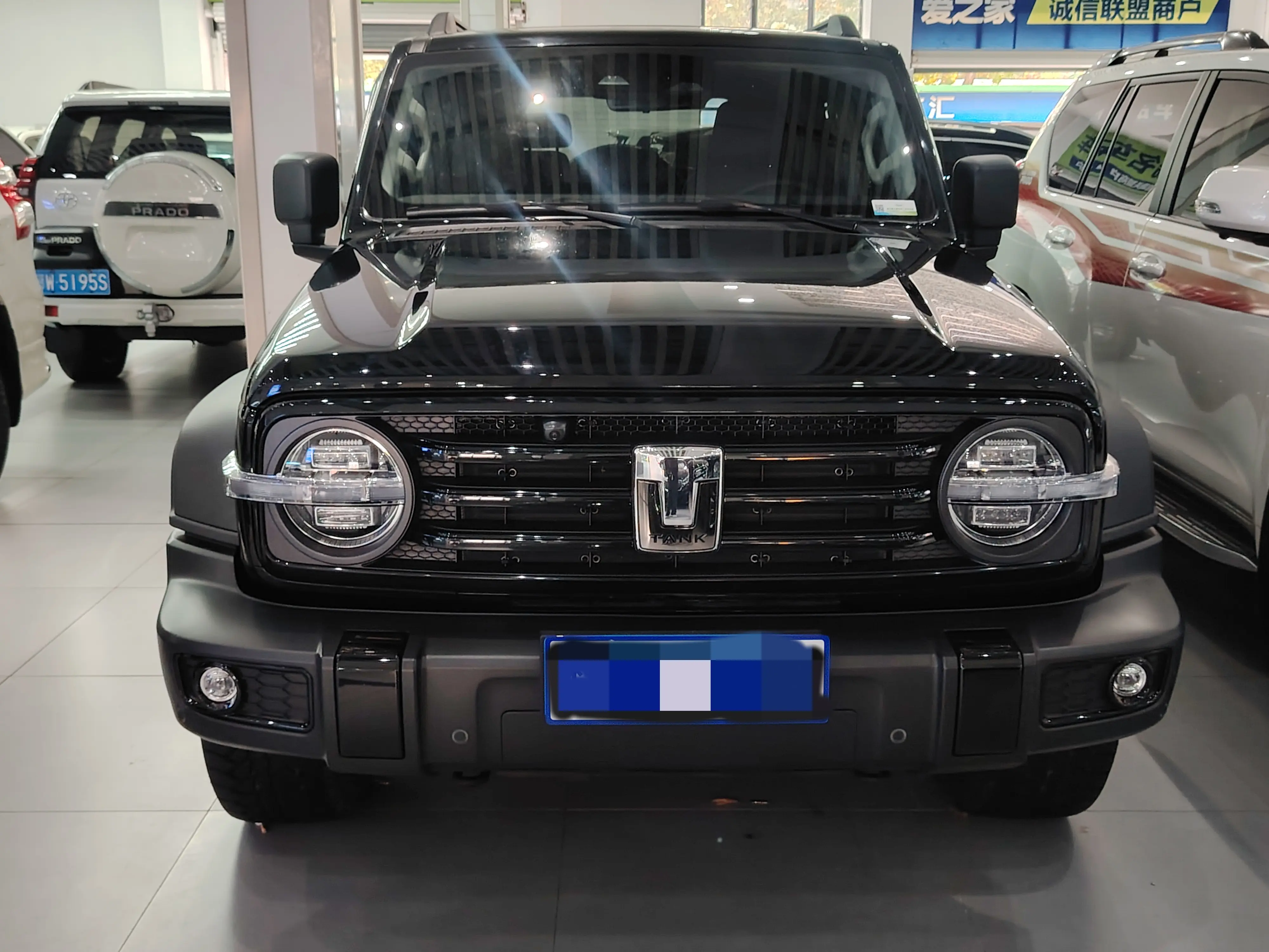 Tank 300  из Китая