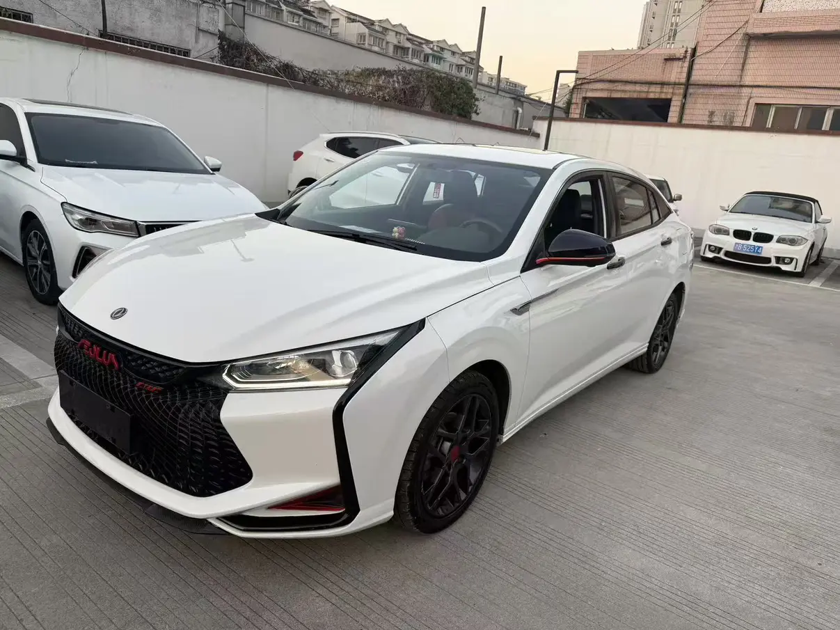 Dongfeng Yixuan MAX  из Китая