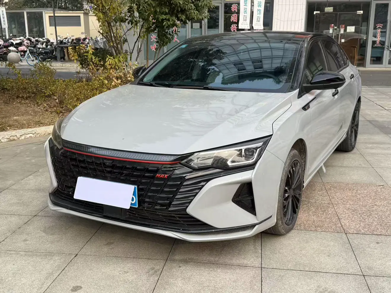 Dongfeng Yixuan MAX  из Китая