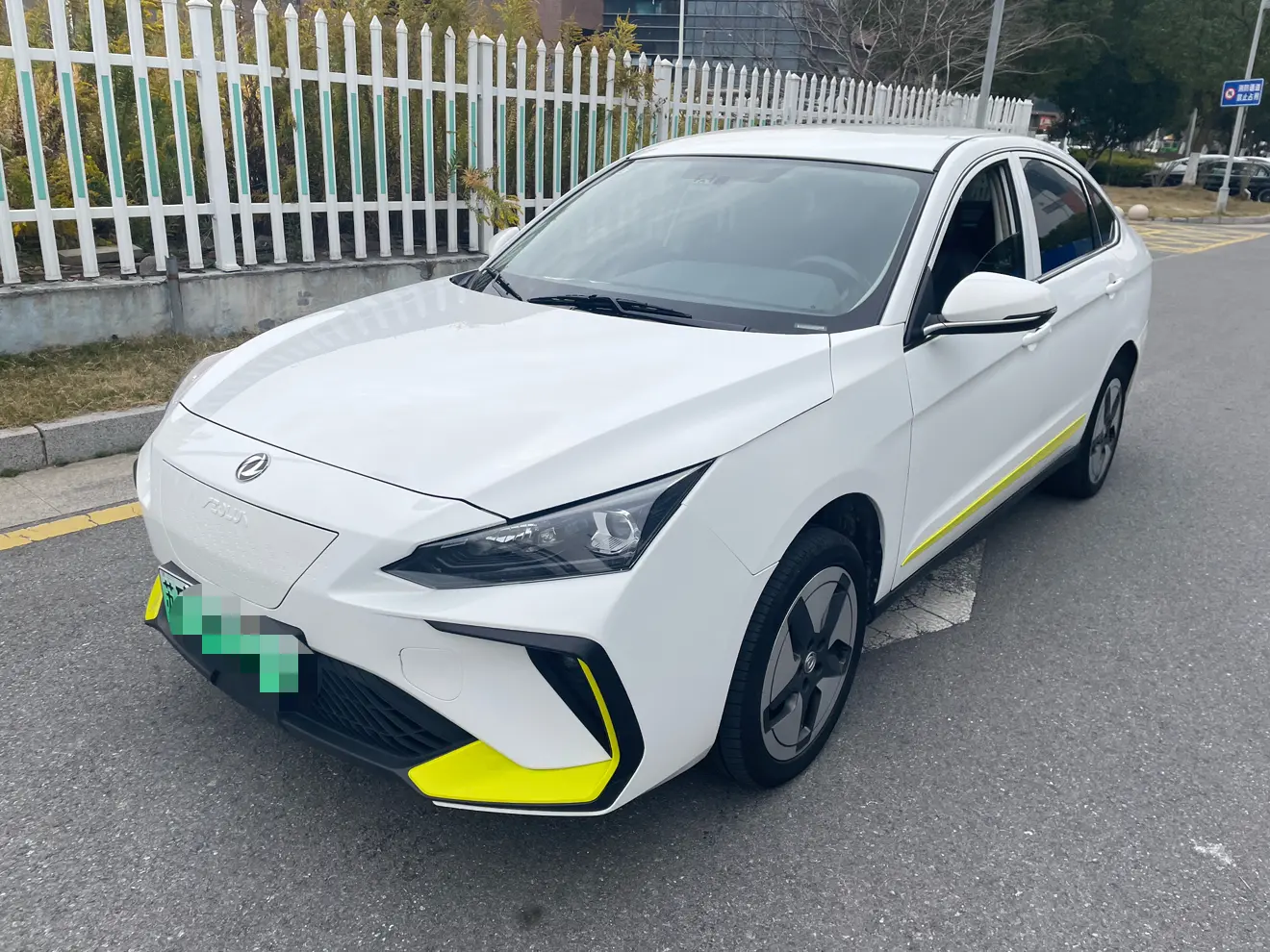 Dongfeng Fengshen E70  из Китая