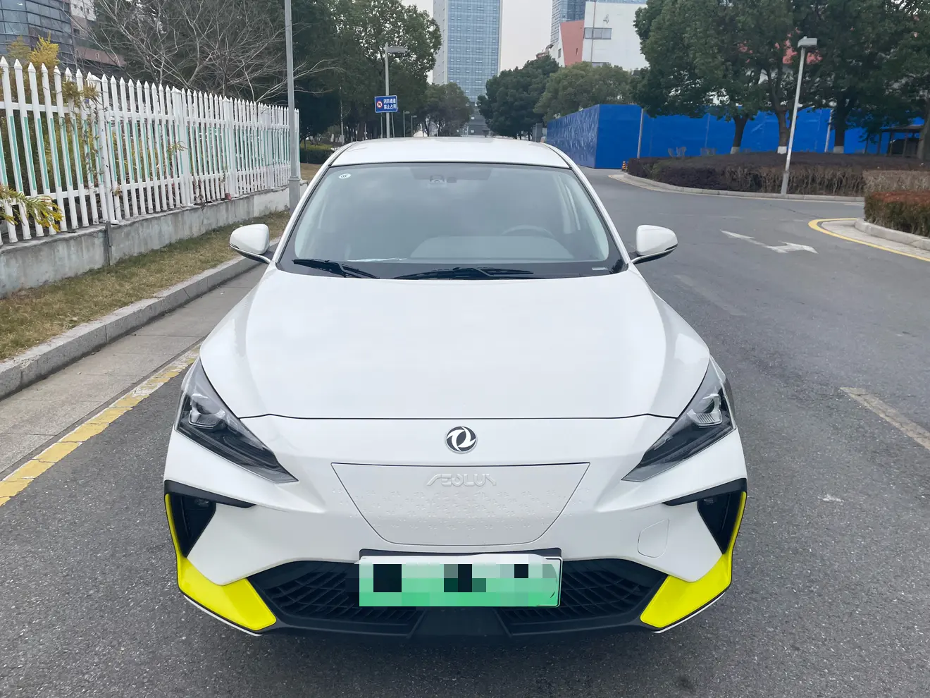 Dongfeng Fengshen E70  из Китая
