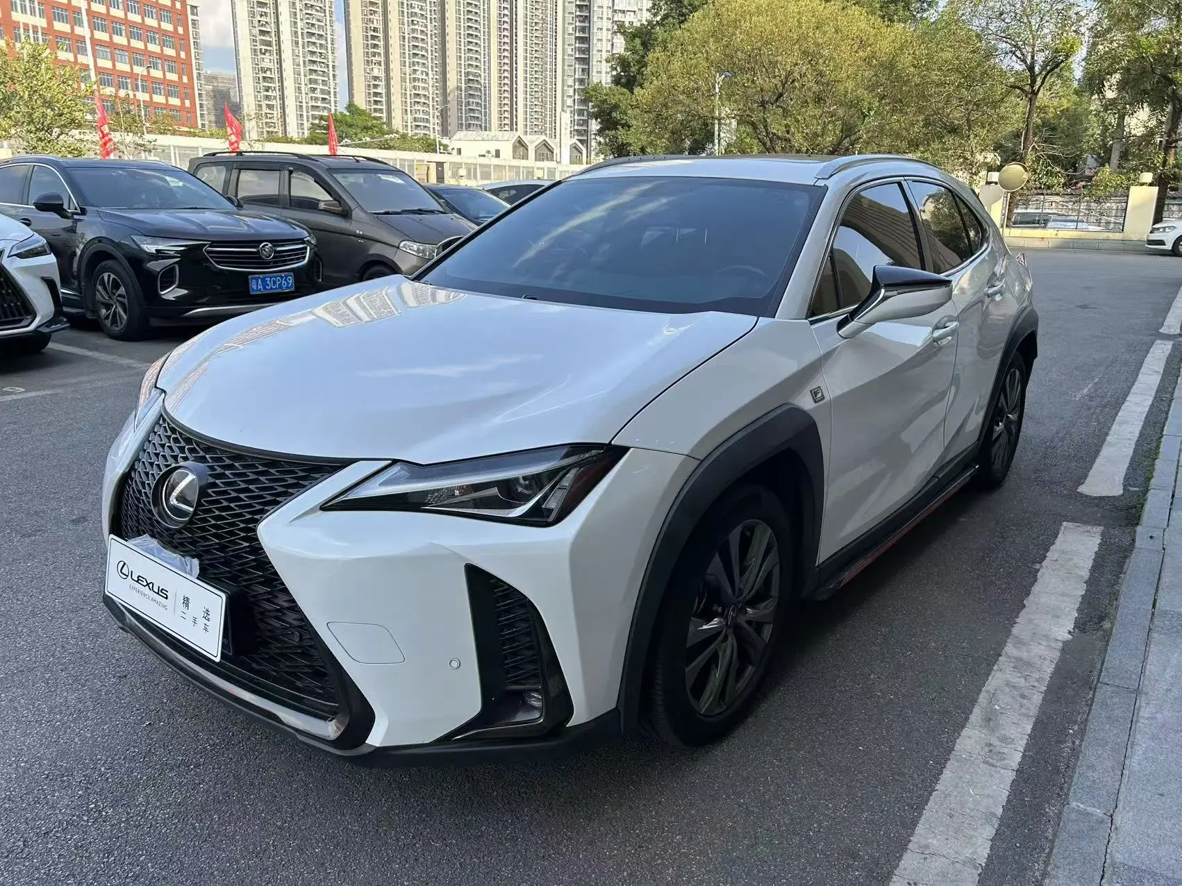 Lexus UX  из Китая