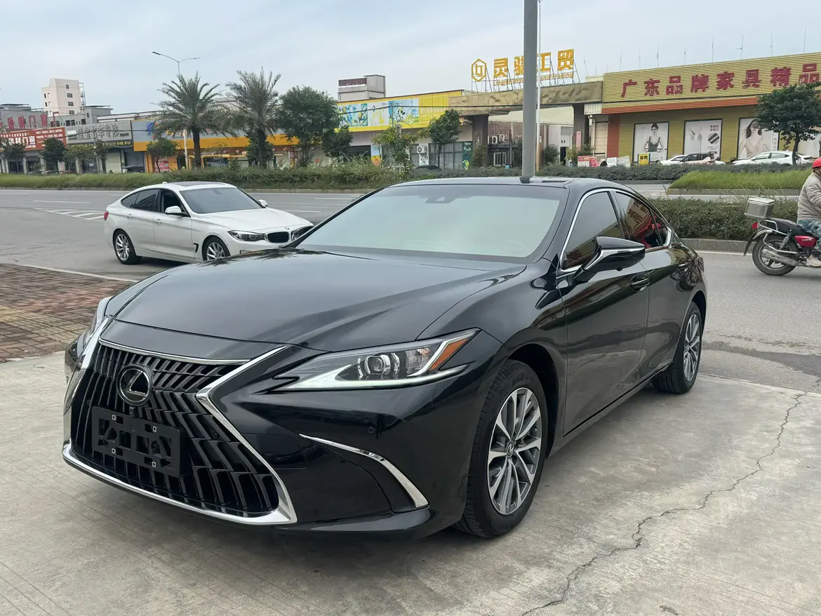 Lexus ES  из Китая
