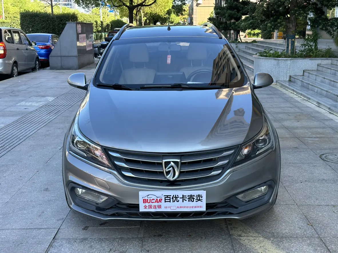 Baojun 310W  из Китая