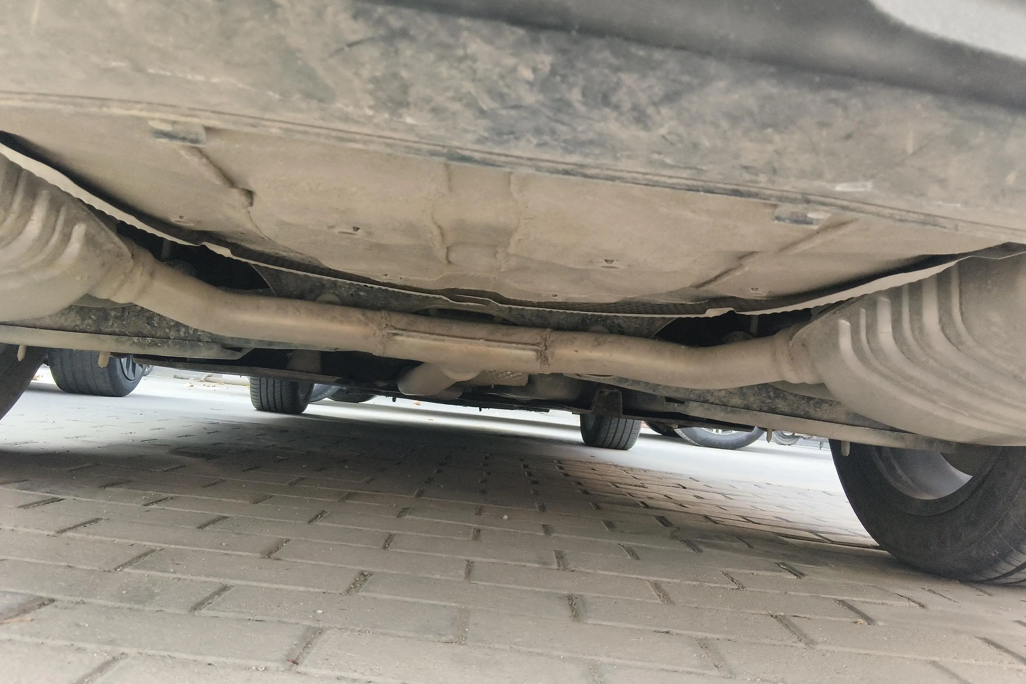 Hongqi H5  из Китая