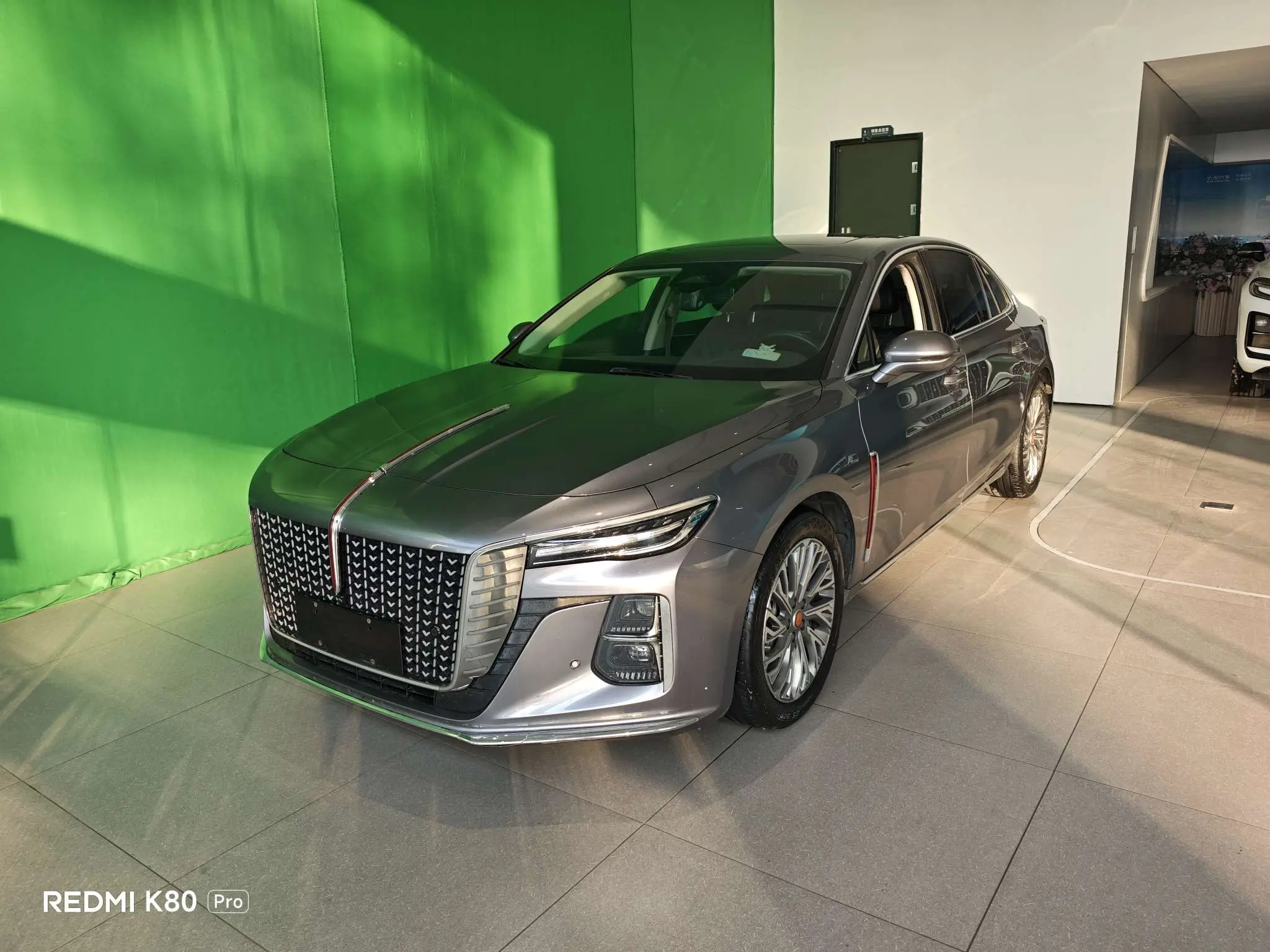 Hongqi H5  из Китая