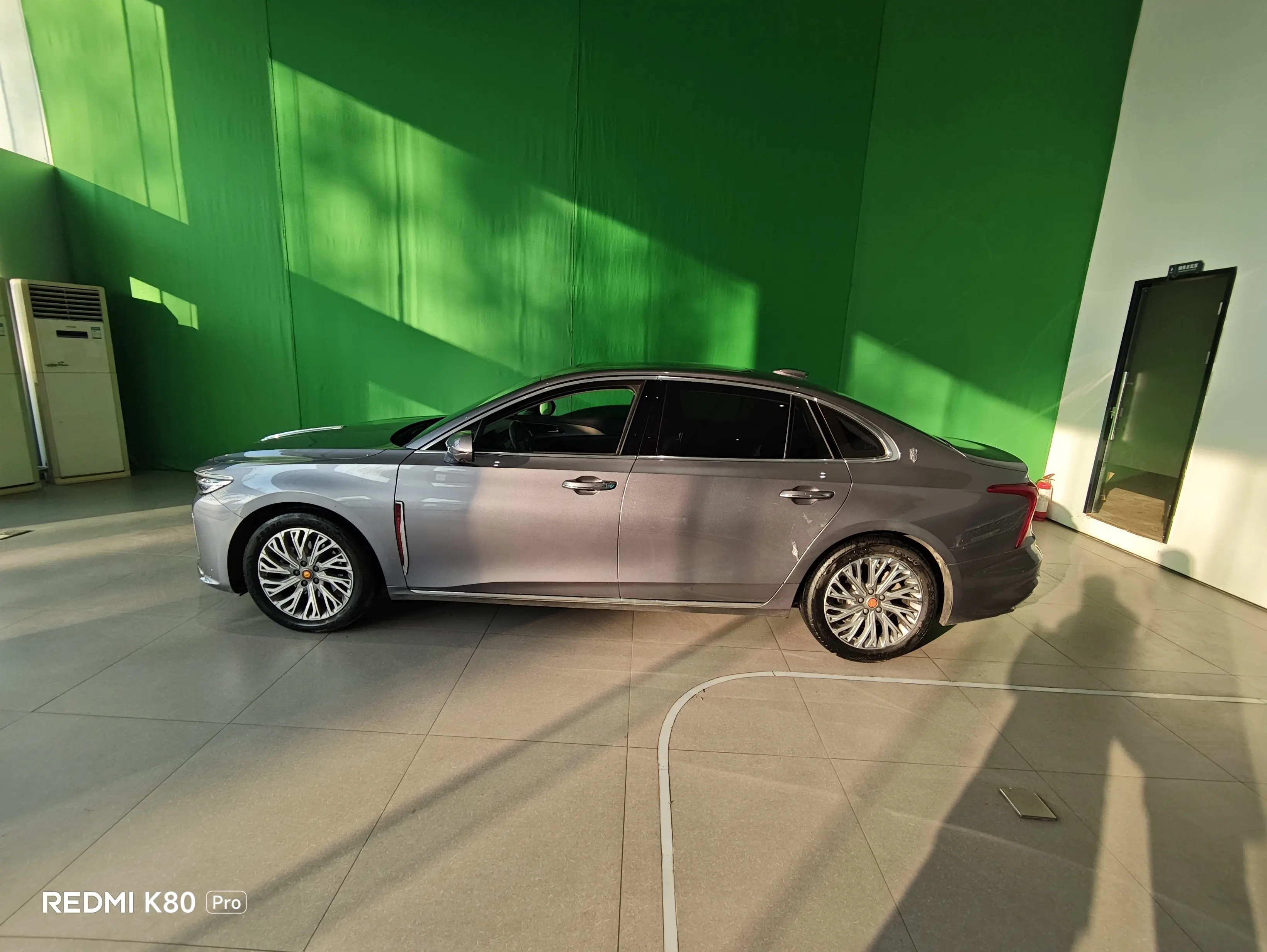 Hongqi H5  из Китая