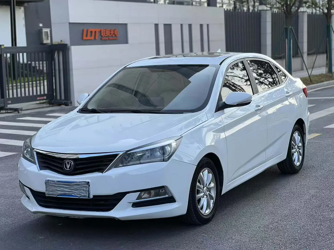 Changan Yuexiang V7  из Китая