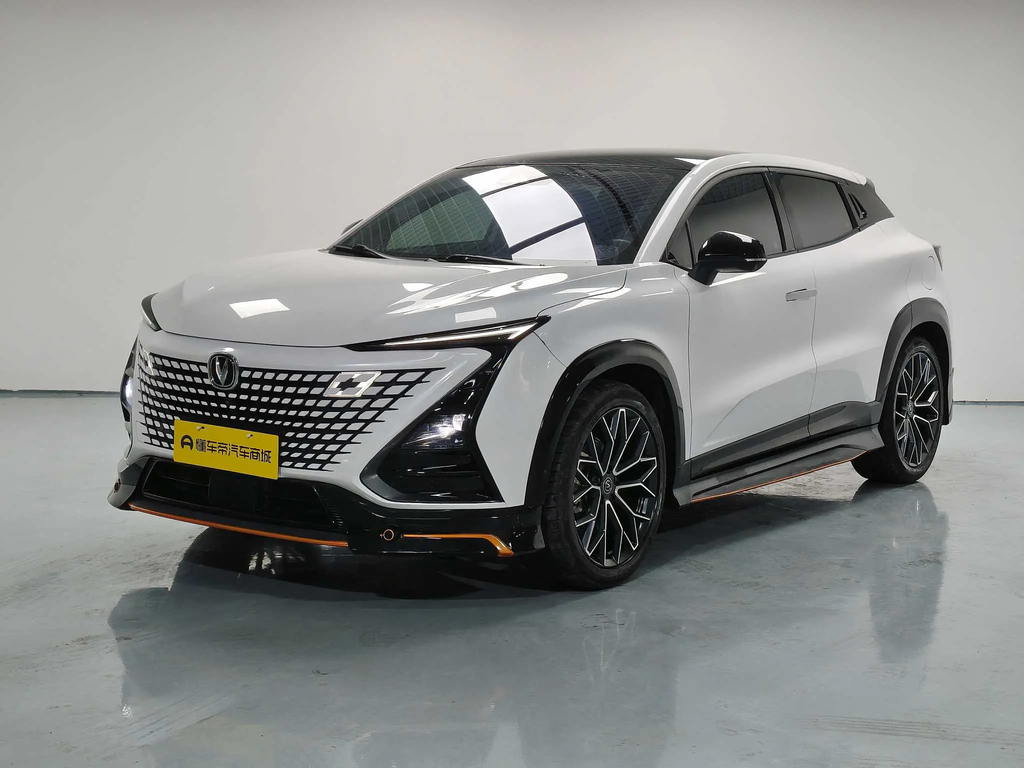 Changan UNI-T  из Китая