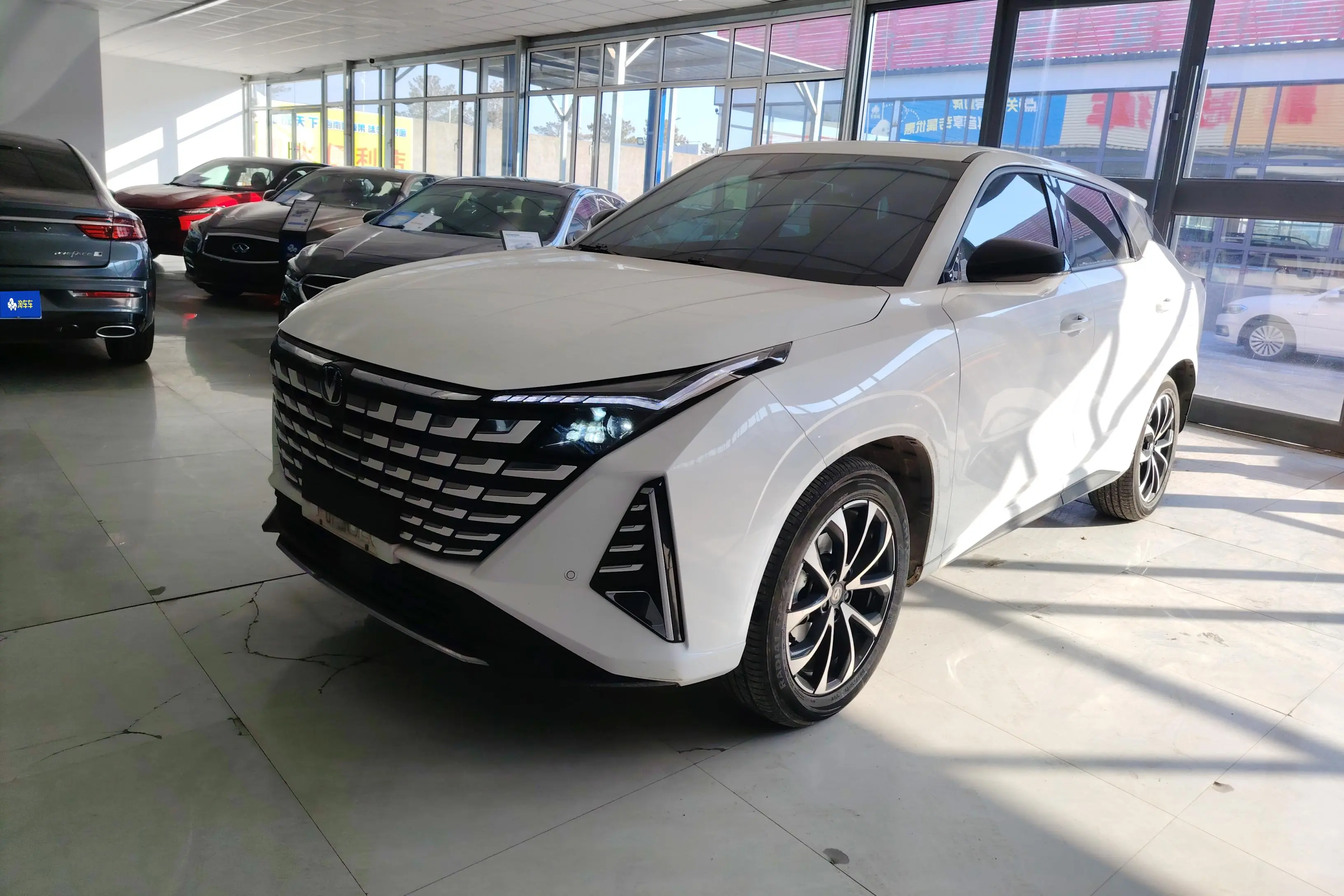 Changan UNI-Z PHEV  из Китая