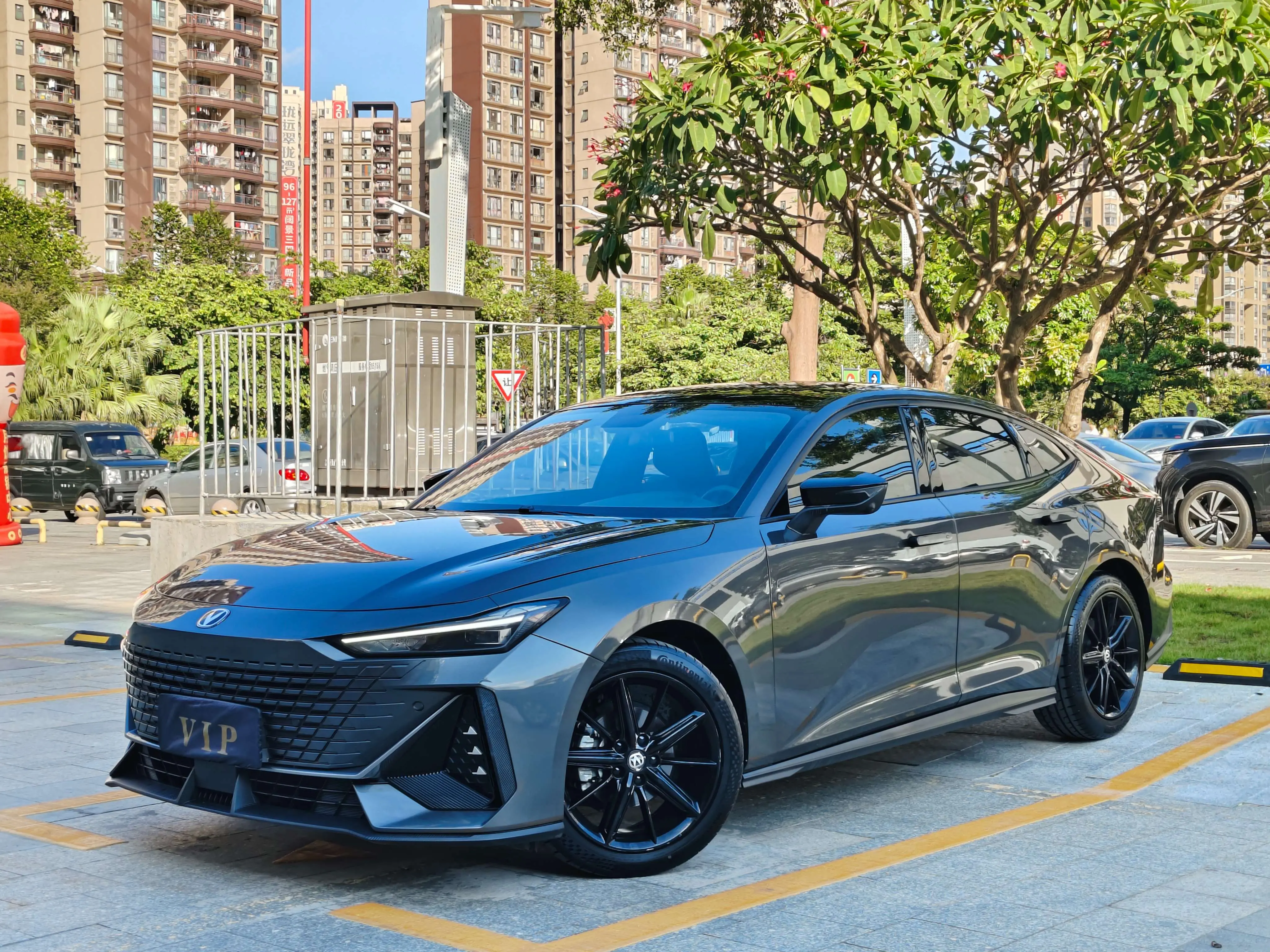 Changan UNI-V  из Китая