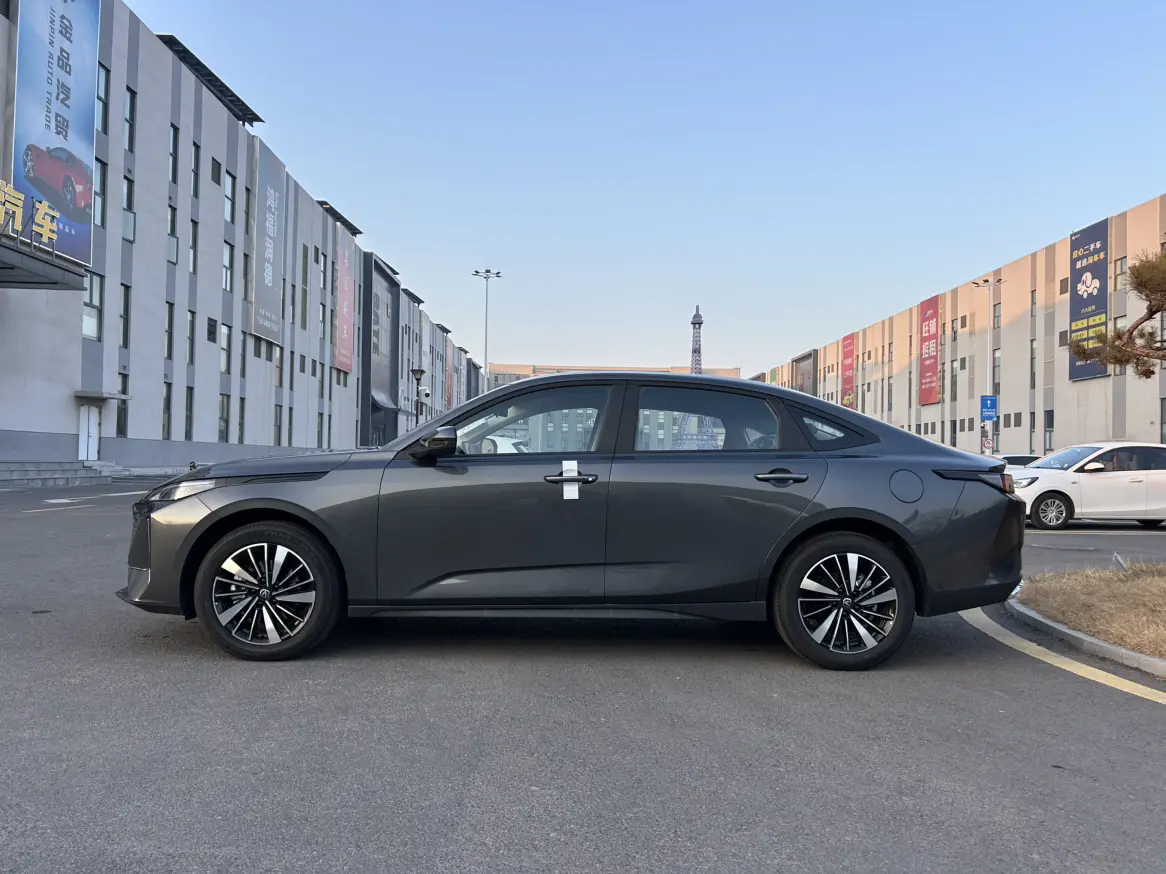 Changan Eado PHEV  из Китая