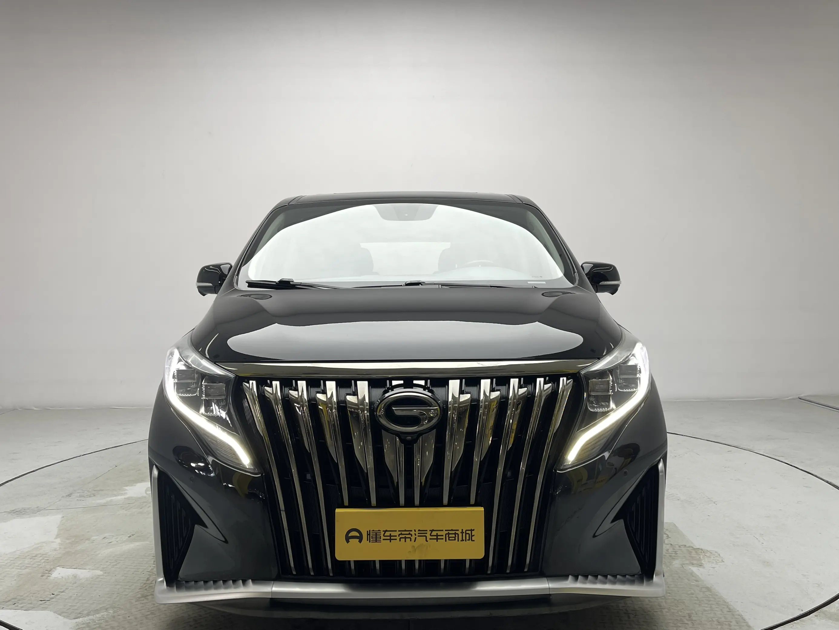 GAC Trumpchi M8  из Китая