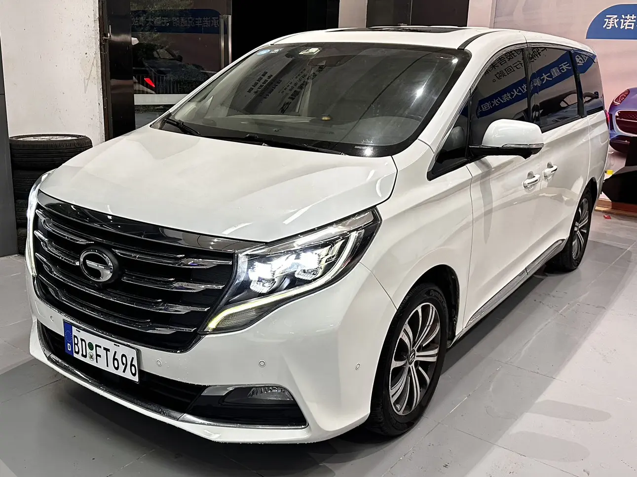 GAC Trumpchi M8  из Китая