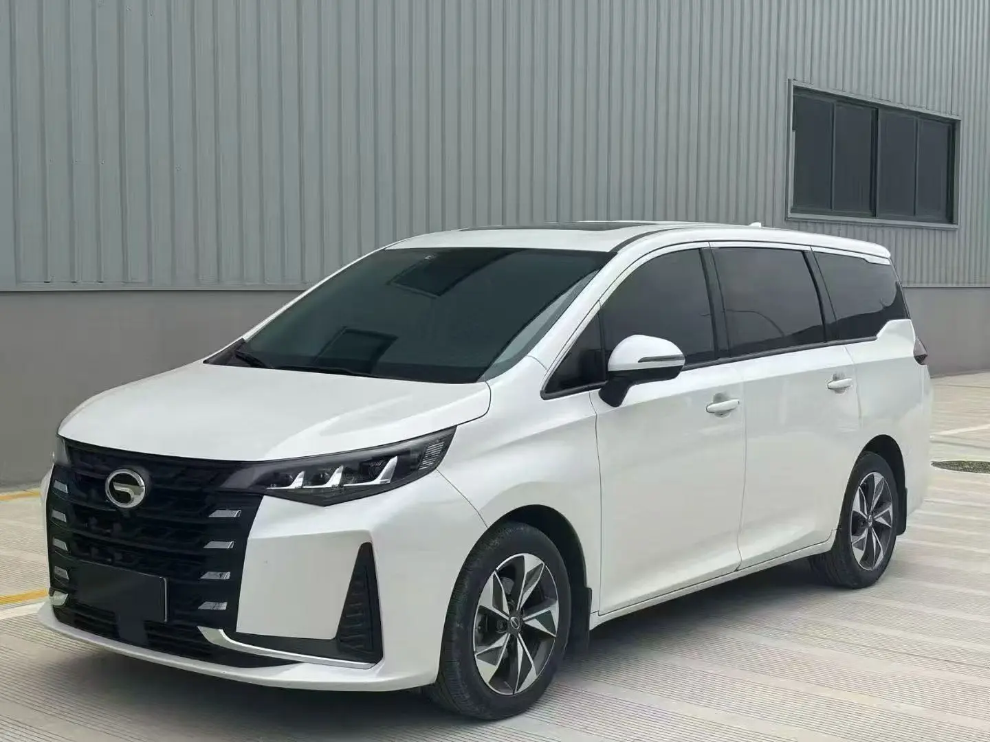 GAC Trumpchi M6  из Китая