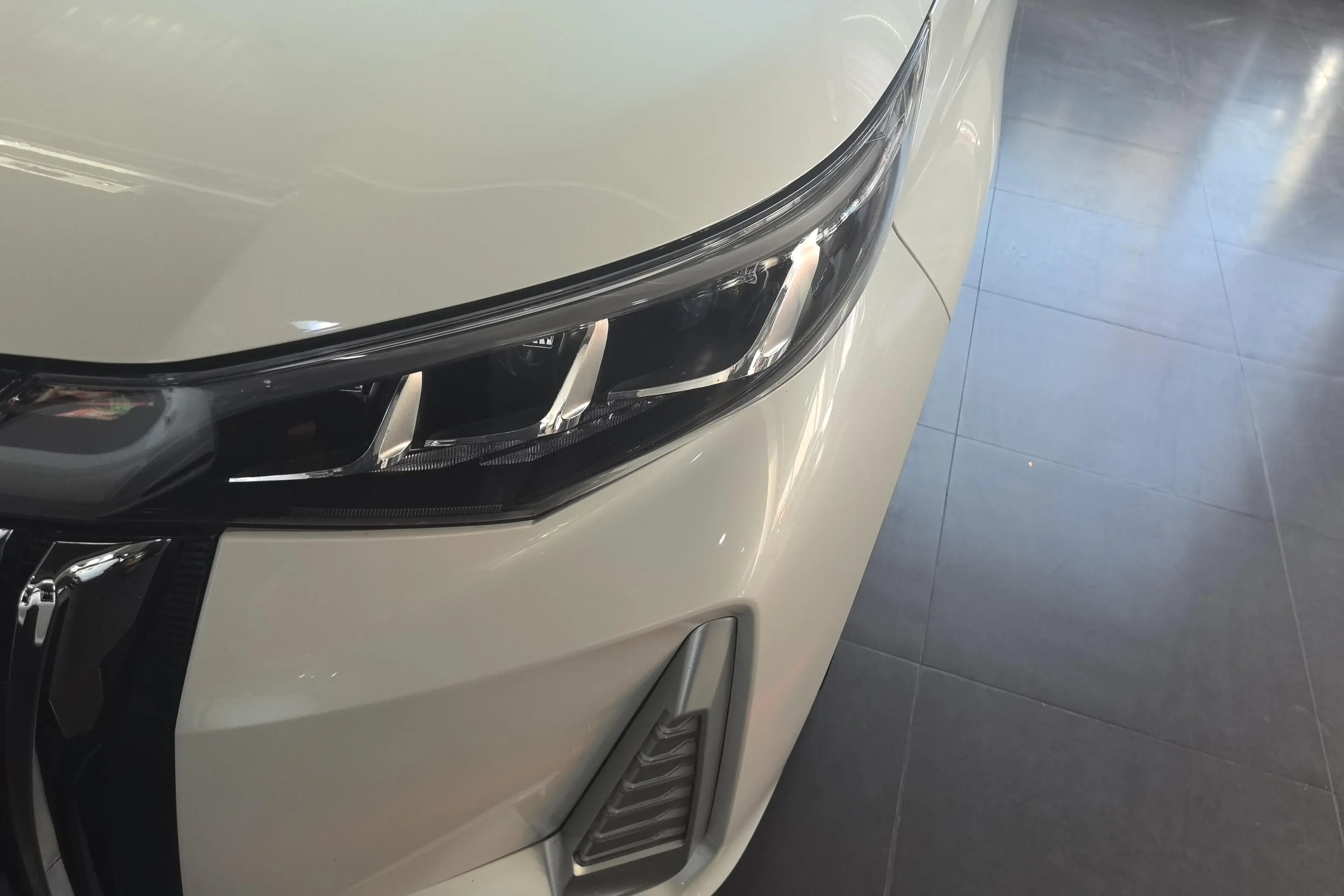 GAC Trumpchi M6  из Китая