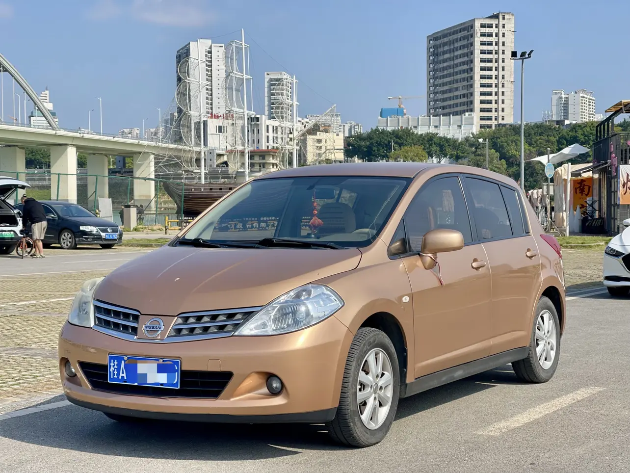 Nissan Tiida  из Китая