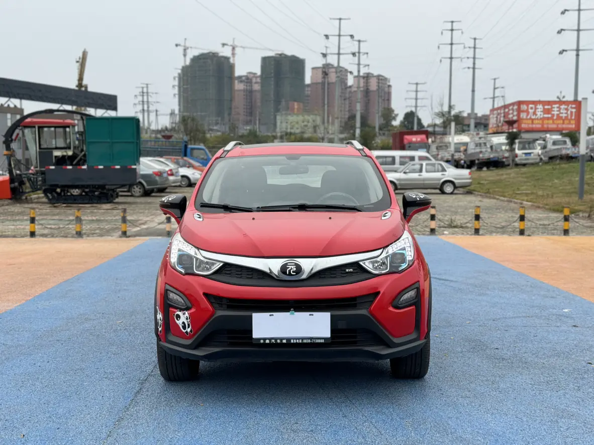 BYD Yuan  из Китая