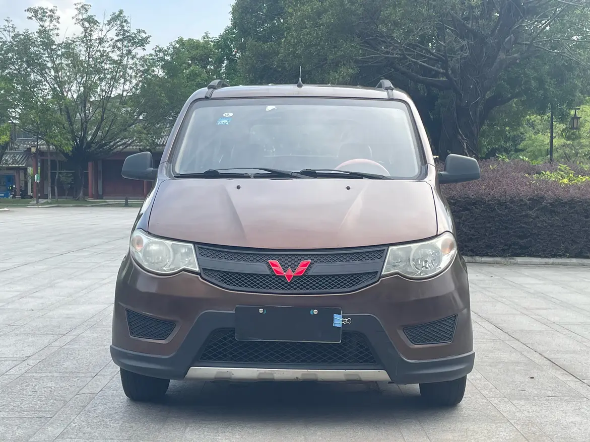 Wuling Hongguang  из Китая