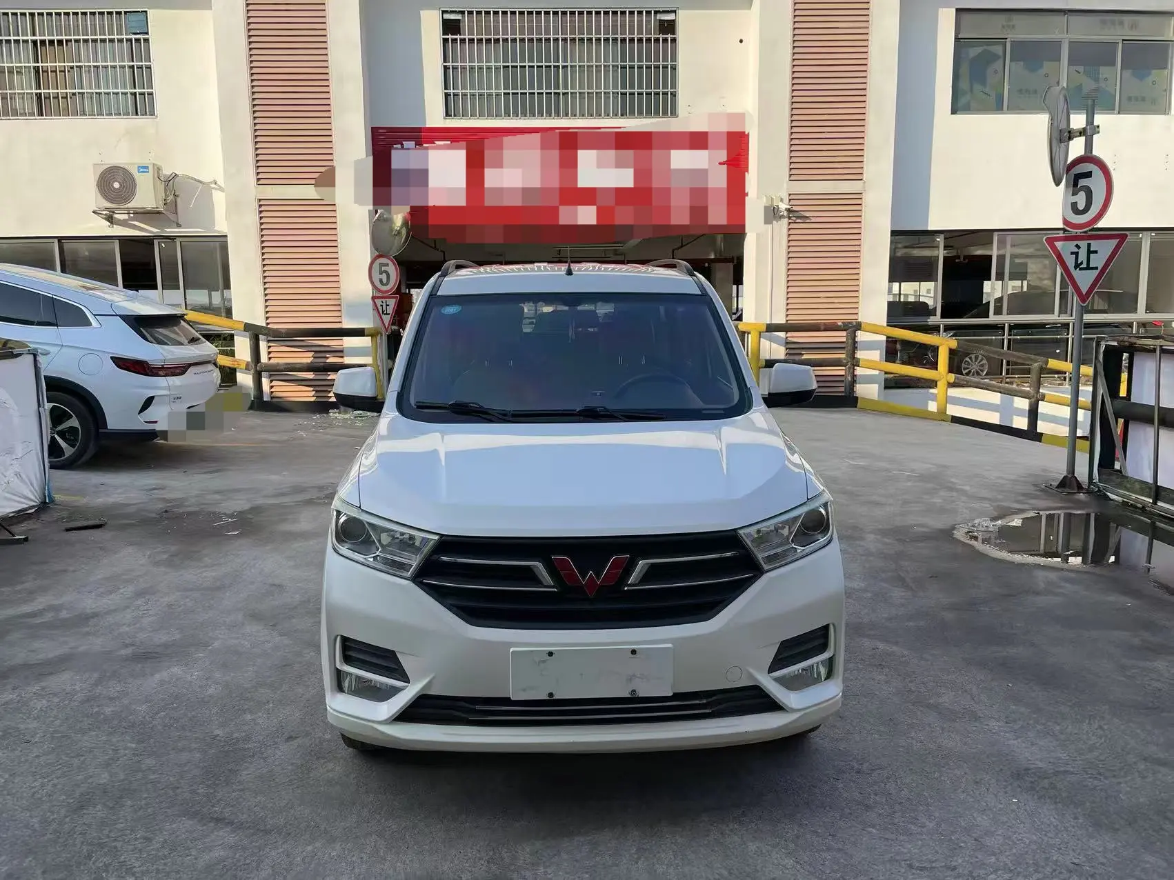 Wuling Hongguang  из Китая