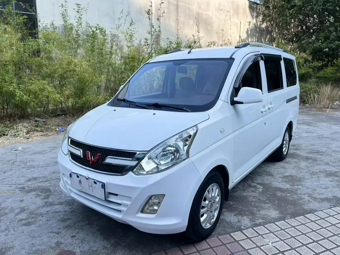 Wuling Rongguang V  из Китая