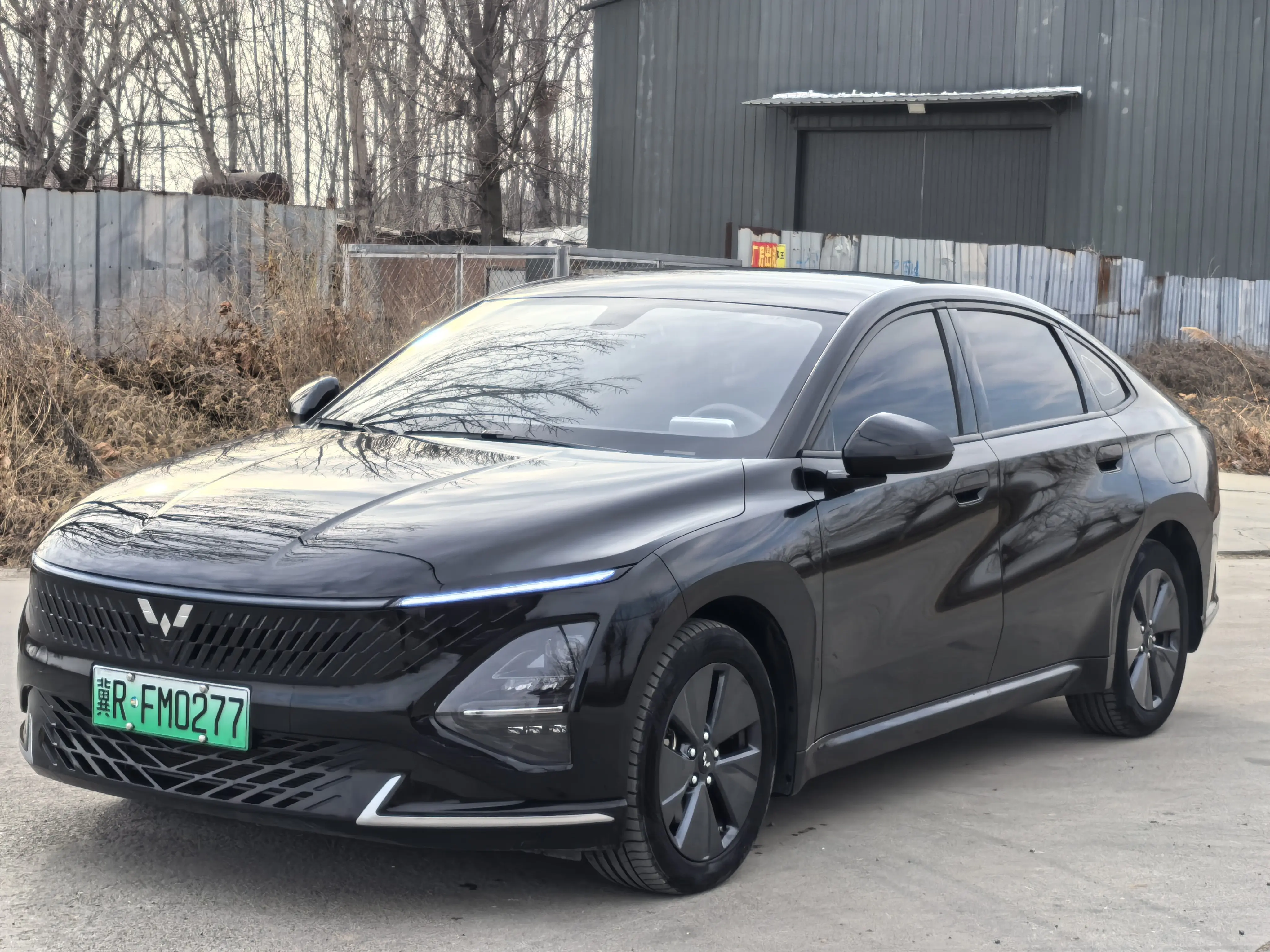 Wuling Starlight PHEV  из Китая
