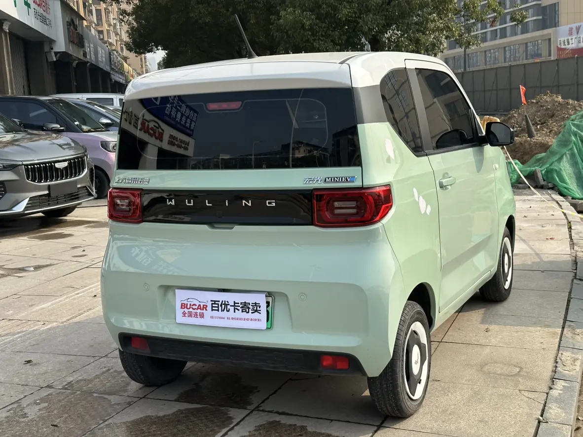 Wuling Hongguang MINIEV  из Китая