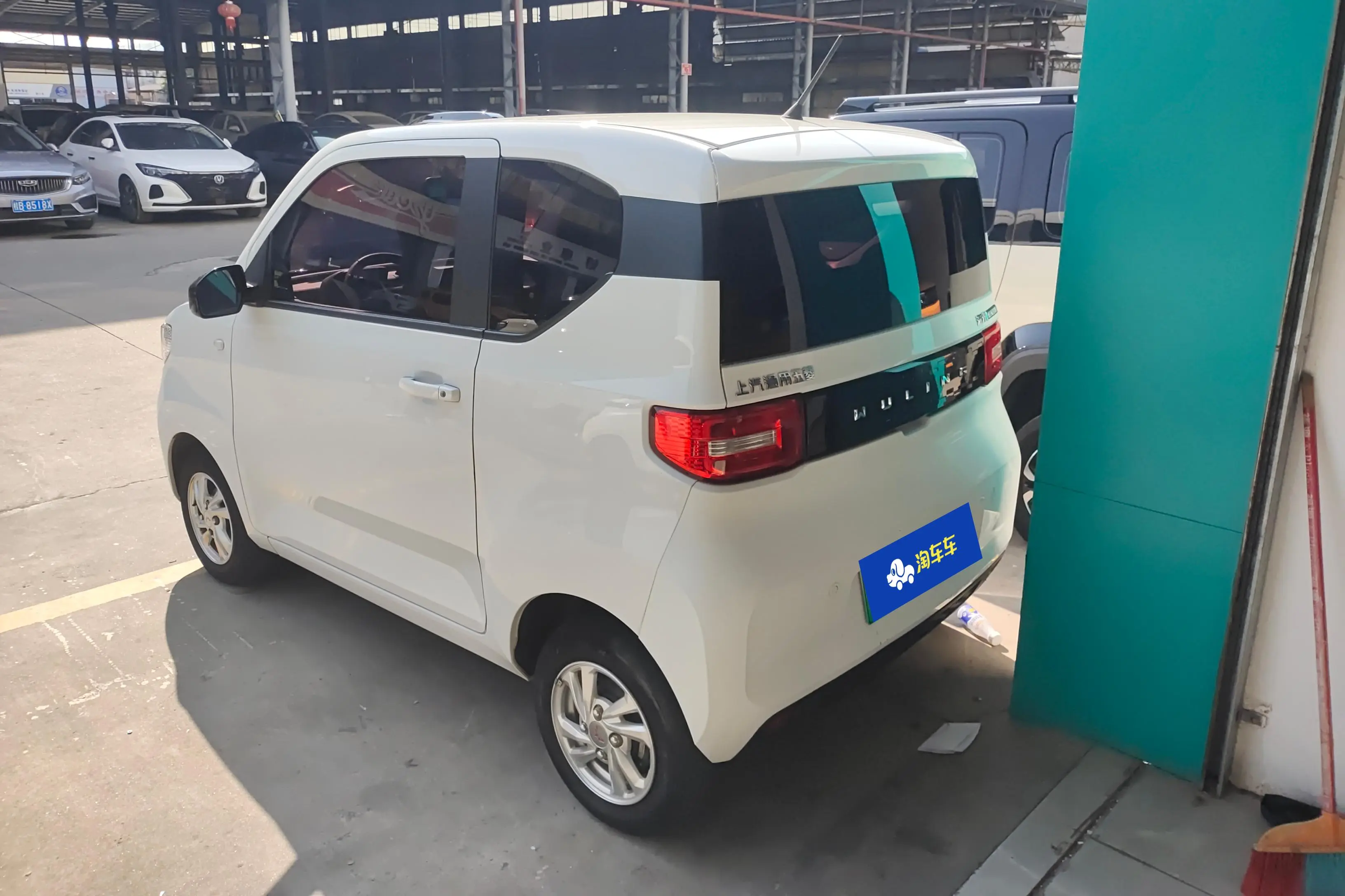 Wuling Hongguang MINIEV  из Китая