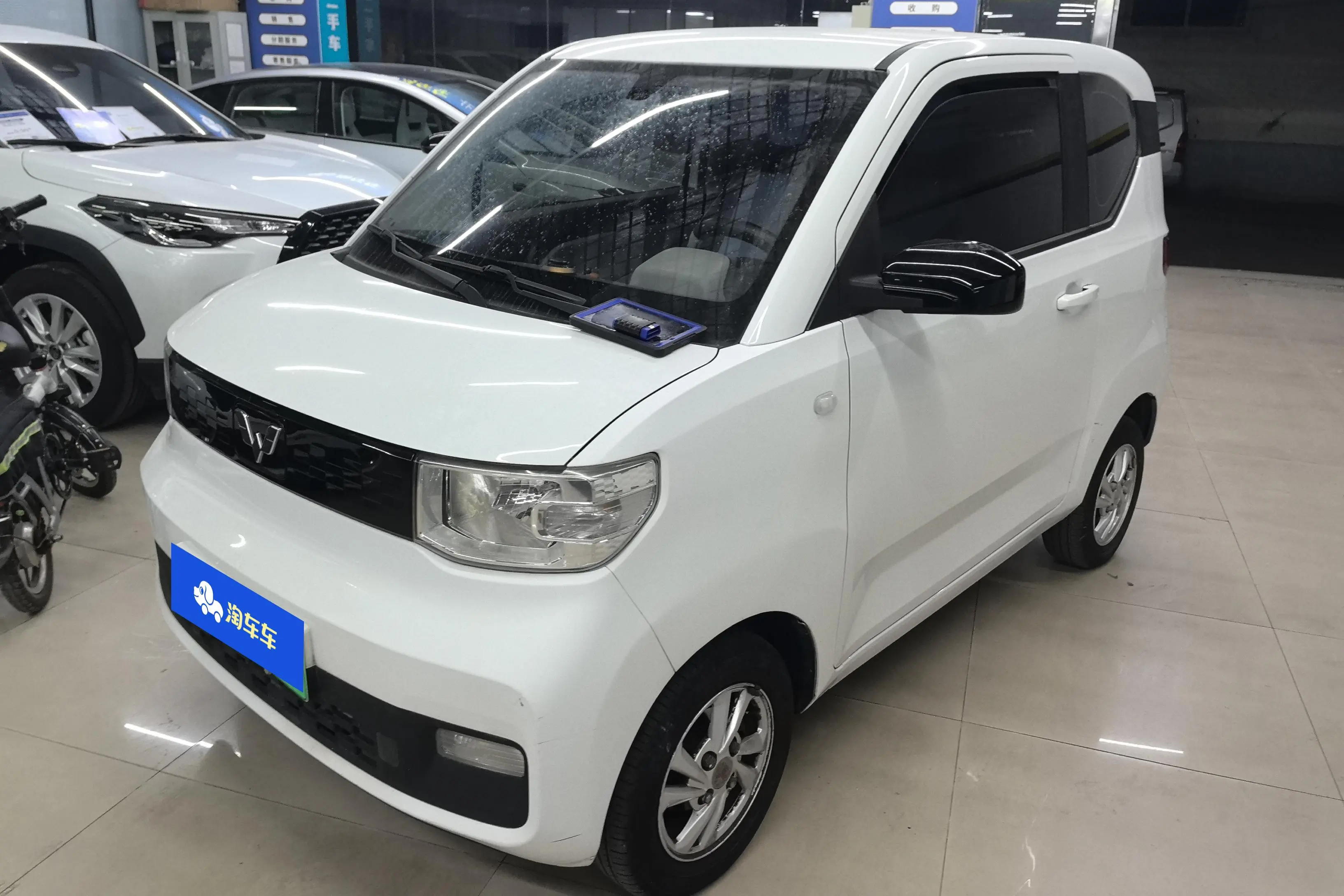 Wuling Hongguang MINIEV  из Китая