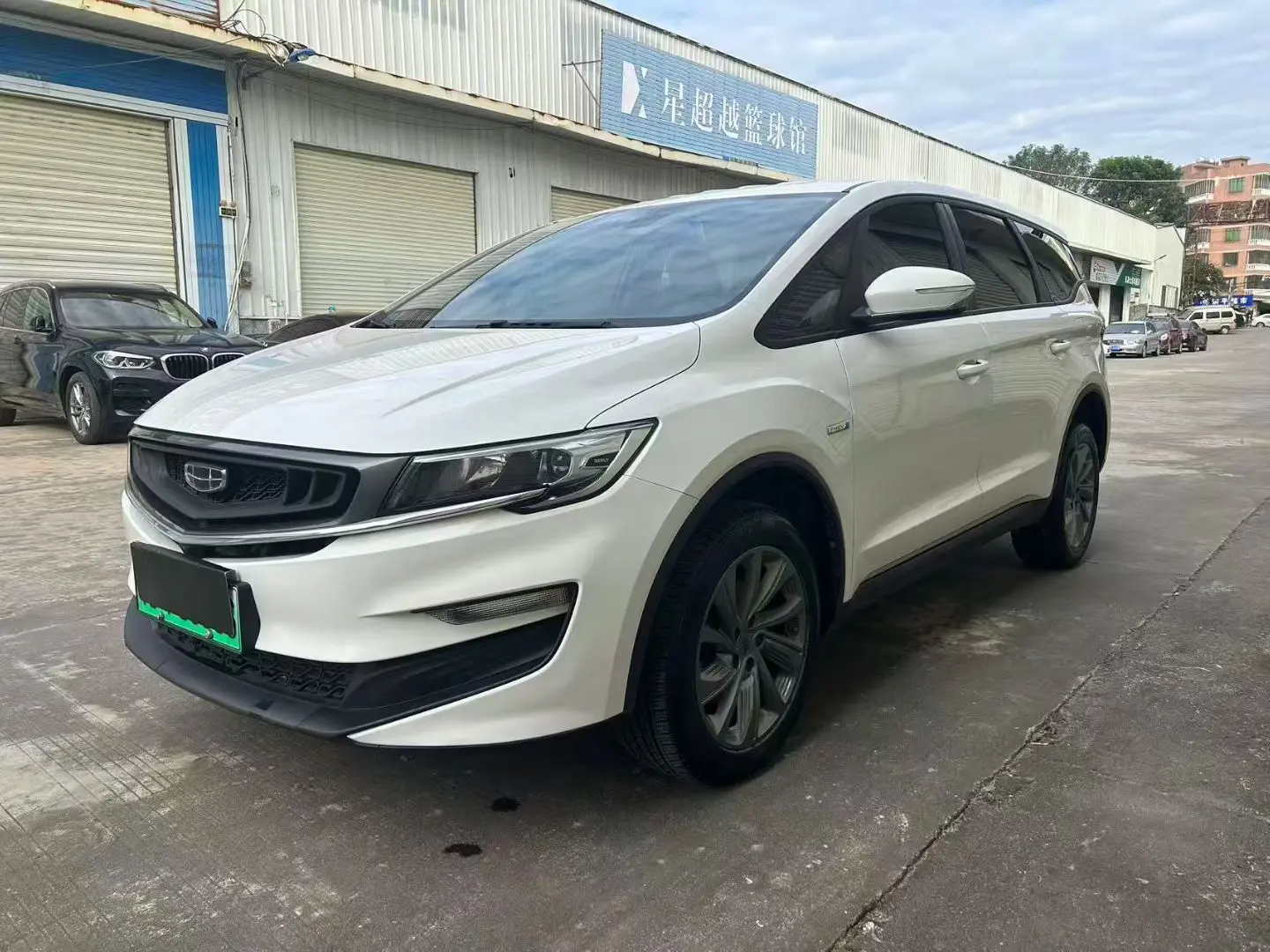 Geely Jiaji PHEV  из Китая