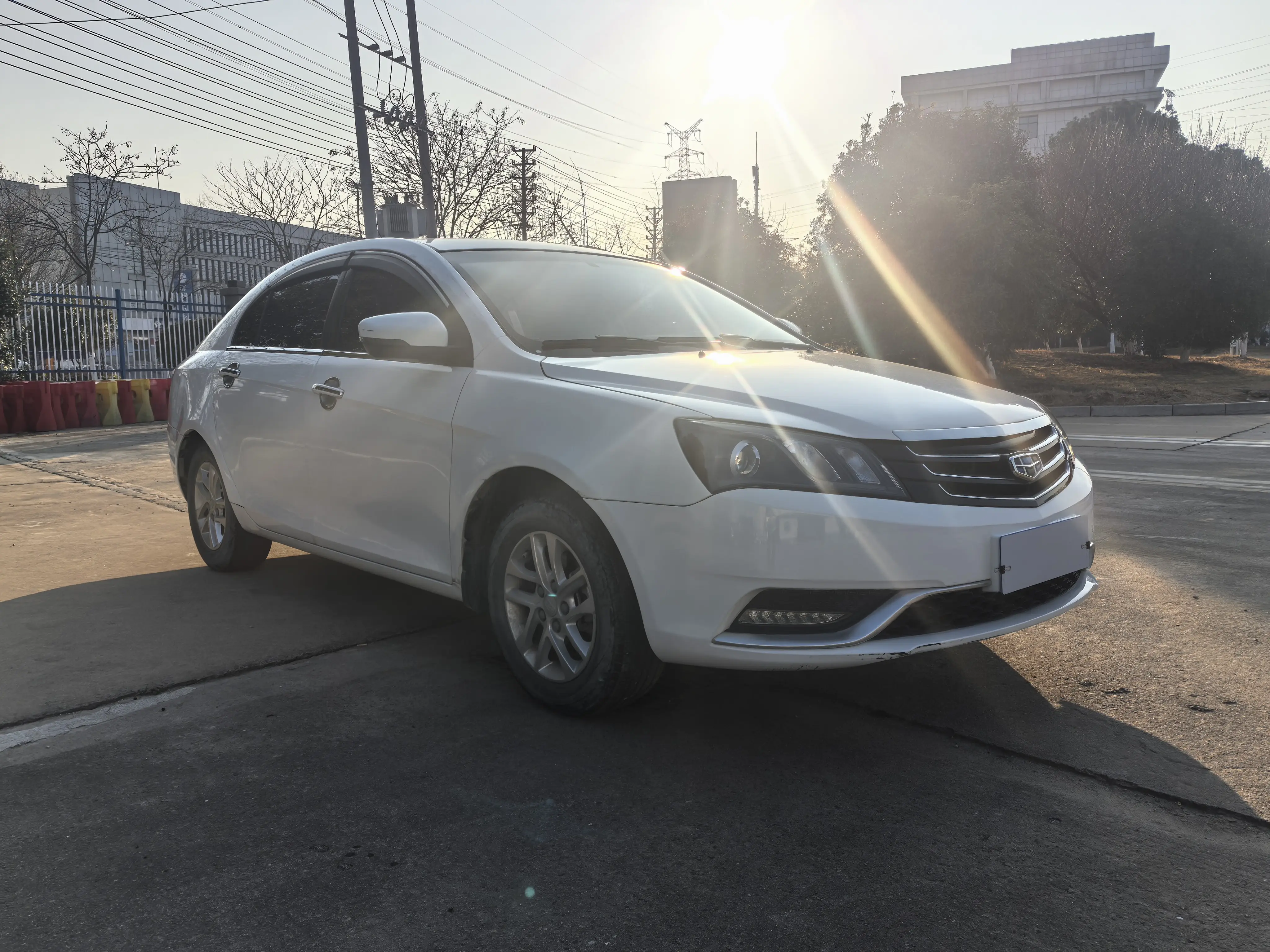 Geely Emgrand  из Китая