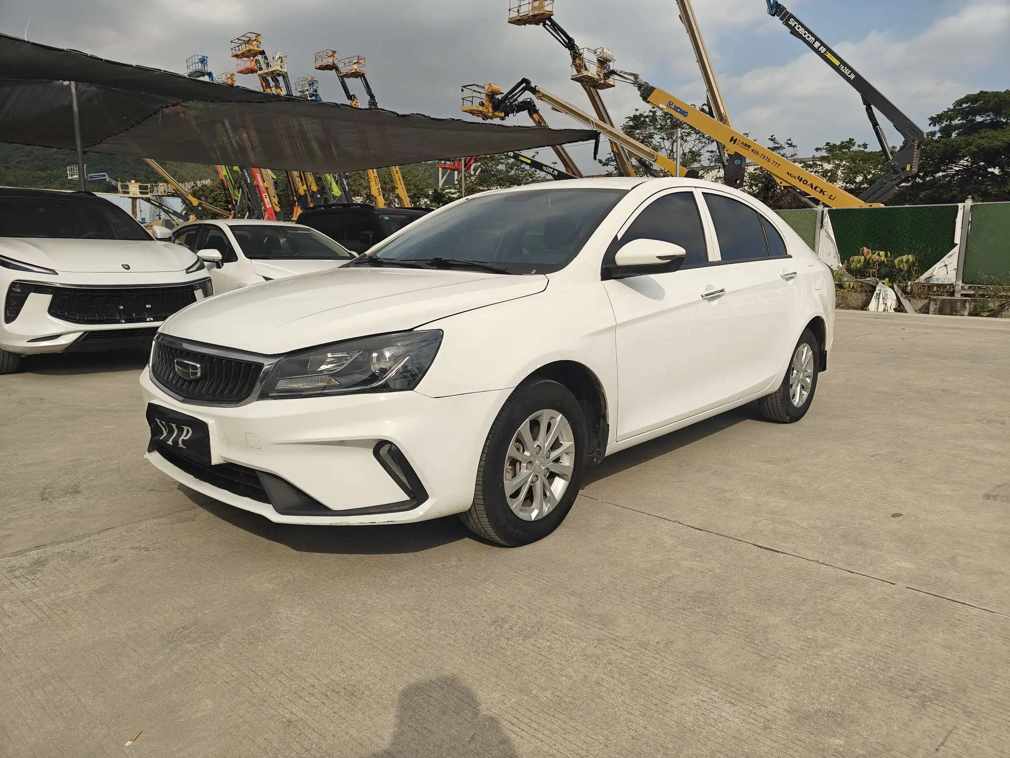 Geely Emgrand  из Китая
