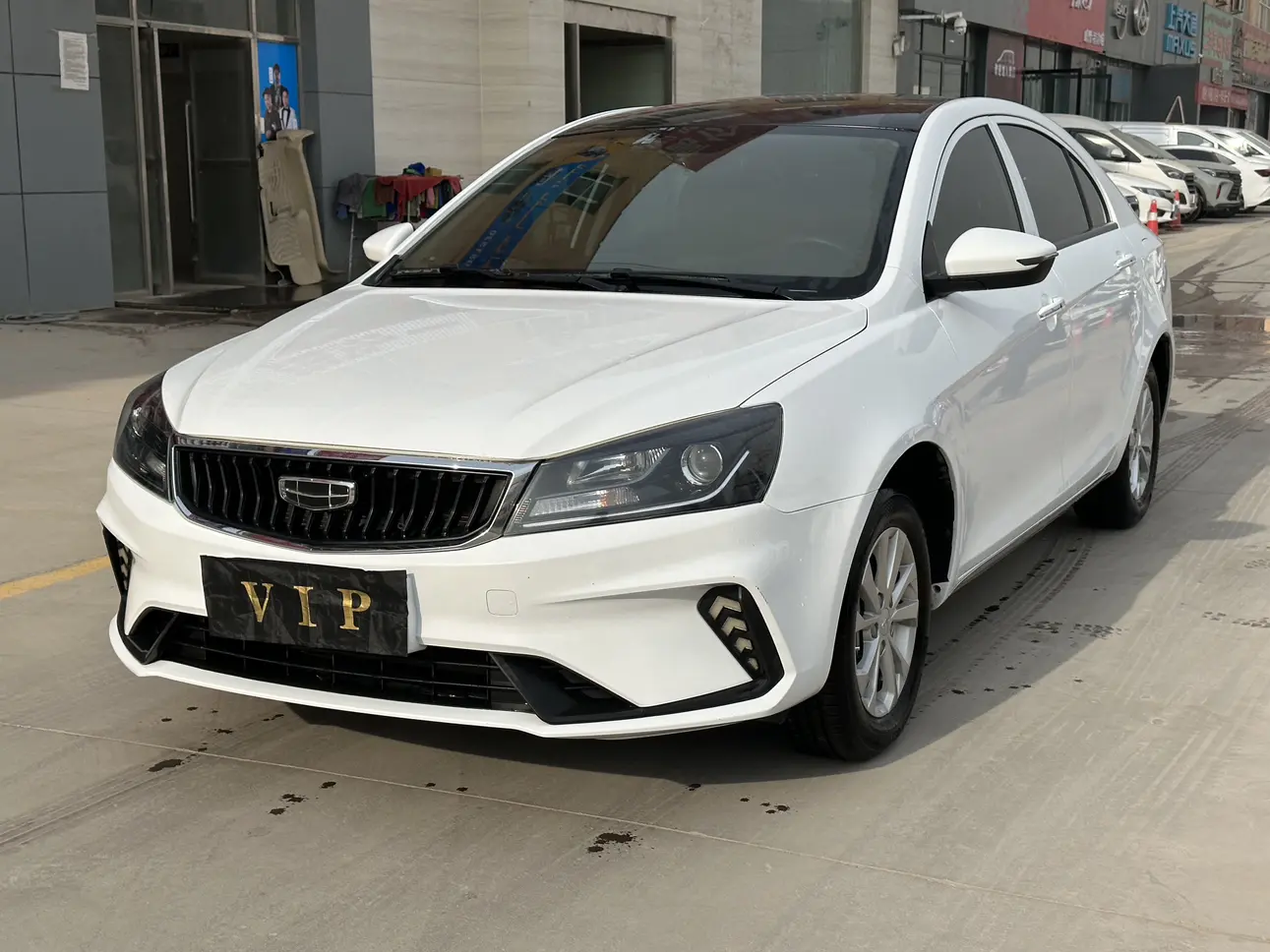 Geely Emgrand  из Китая