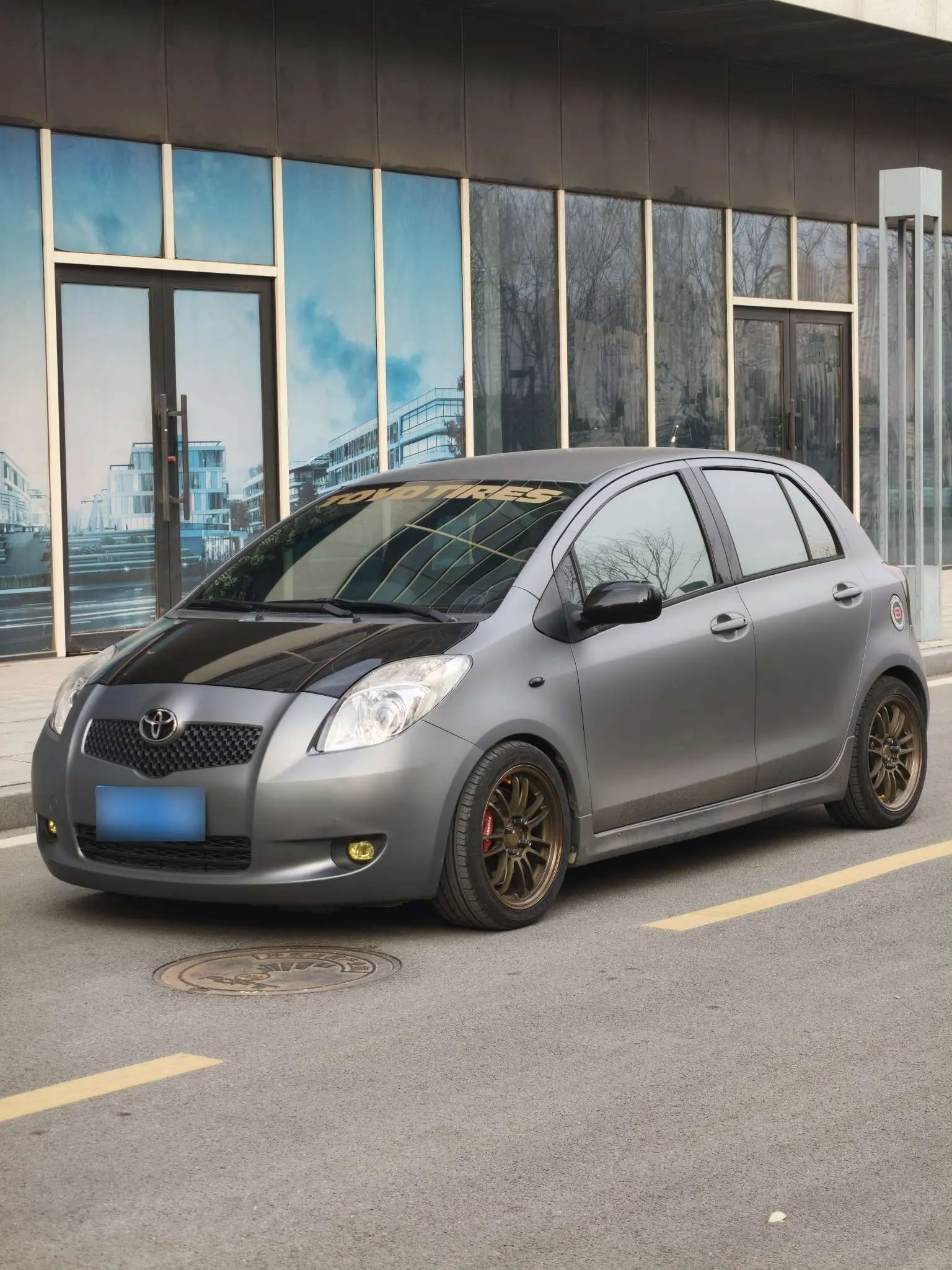 Toyota Yaris  из Китая