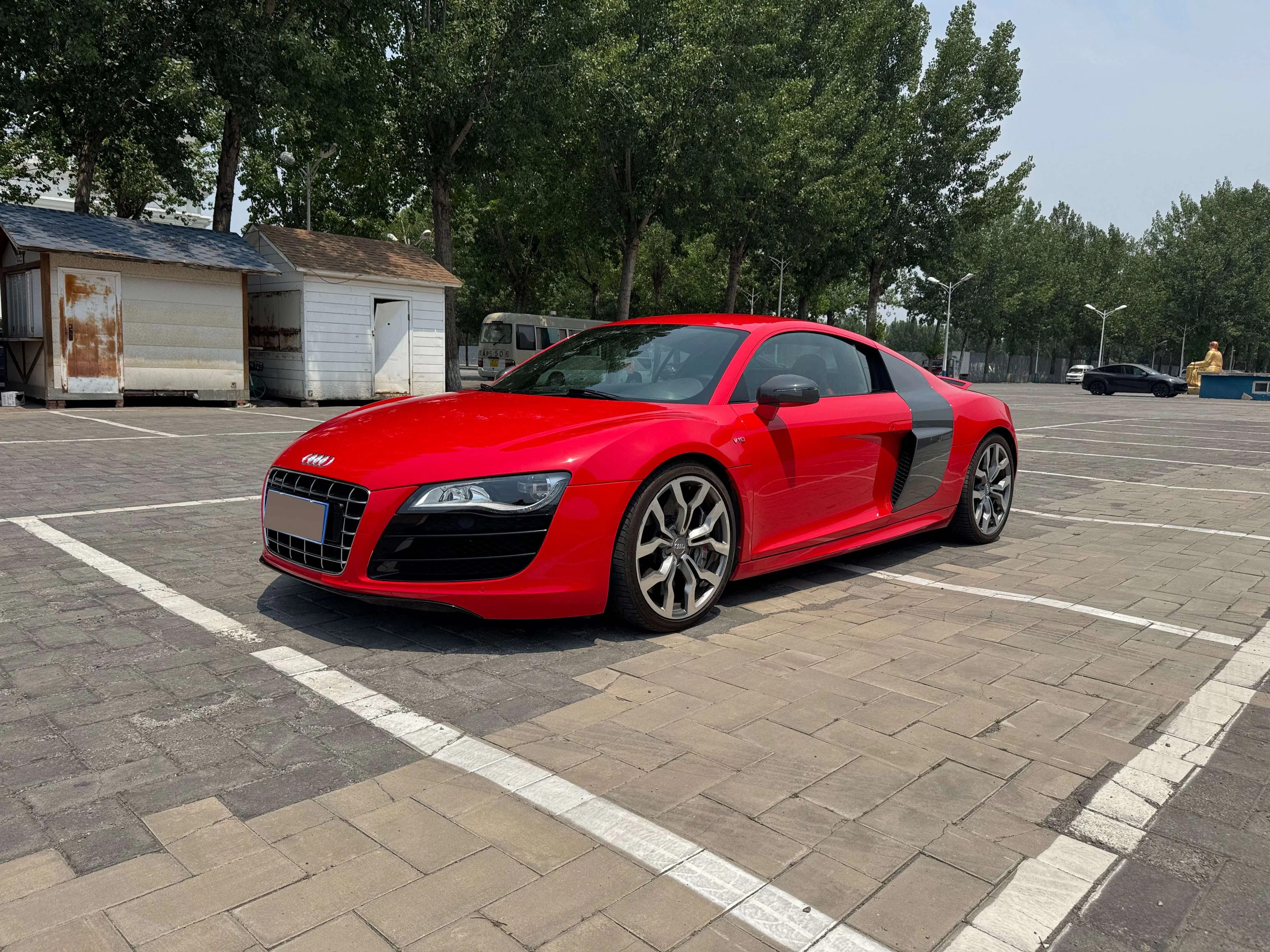 Audi R8  из Китая