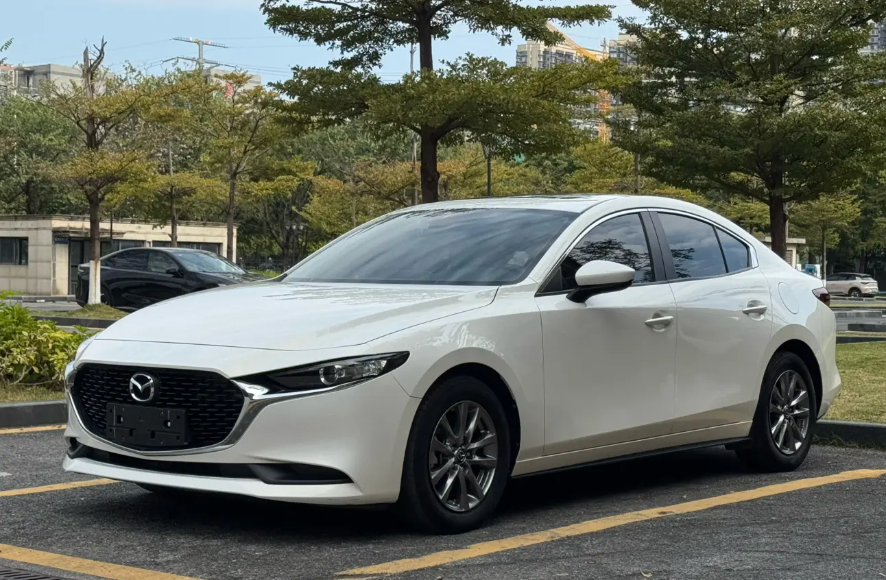 Mazda Axela (Mazda3)  из Китая