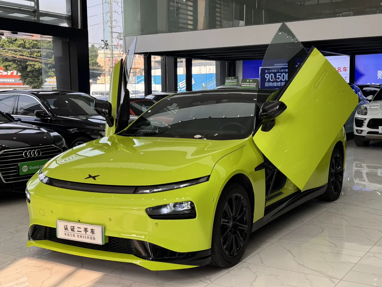 Xpeng P7  из Китая