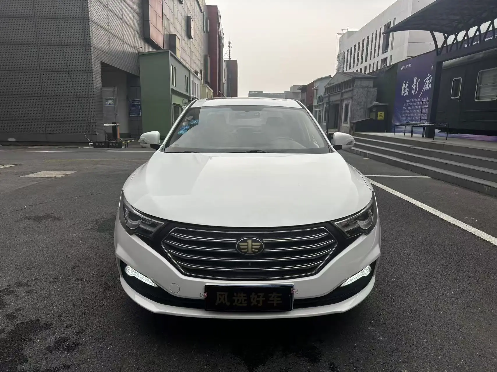 FAW Bestune B30 (Besturn B30)  из Китая