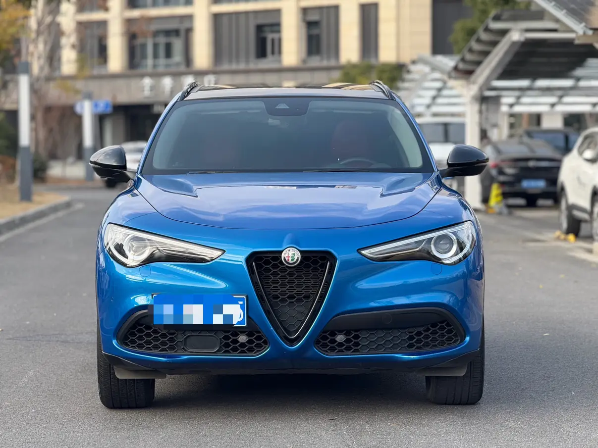 Alfa romeo Stelvio  из Китая